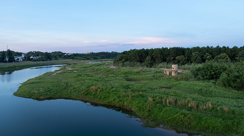 Wetland Caves от Studio 10: павильон-«пещера» в ландшафте болот Qu River