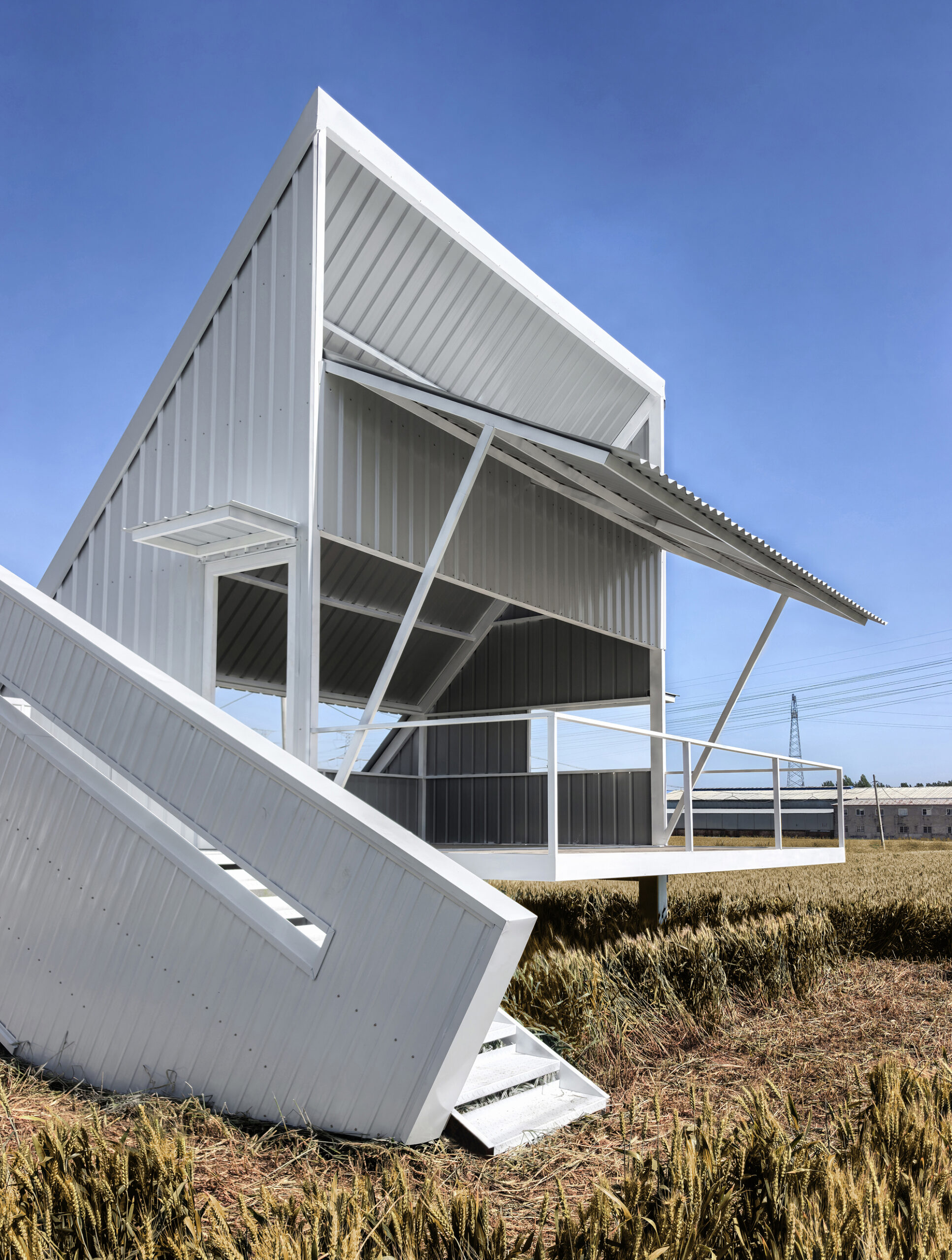 A White Barn / M.S.A.A. atelier