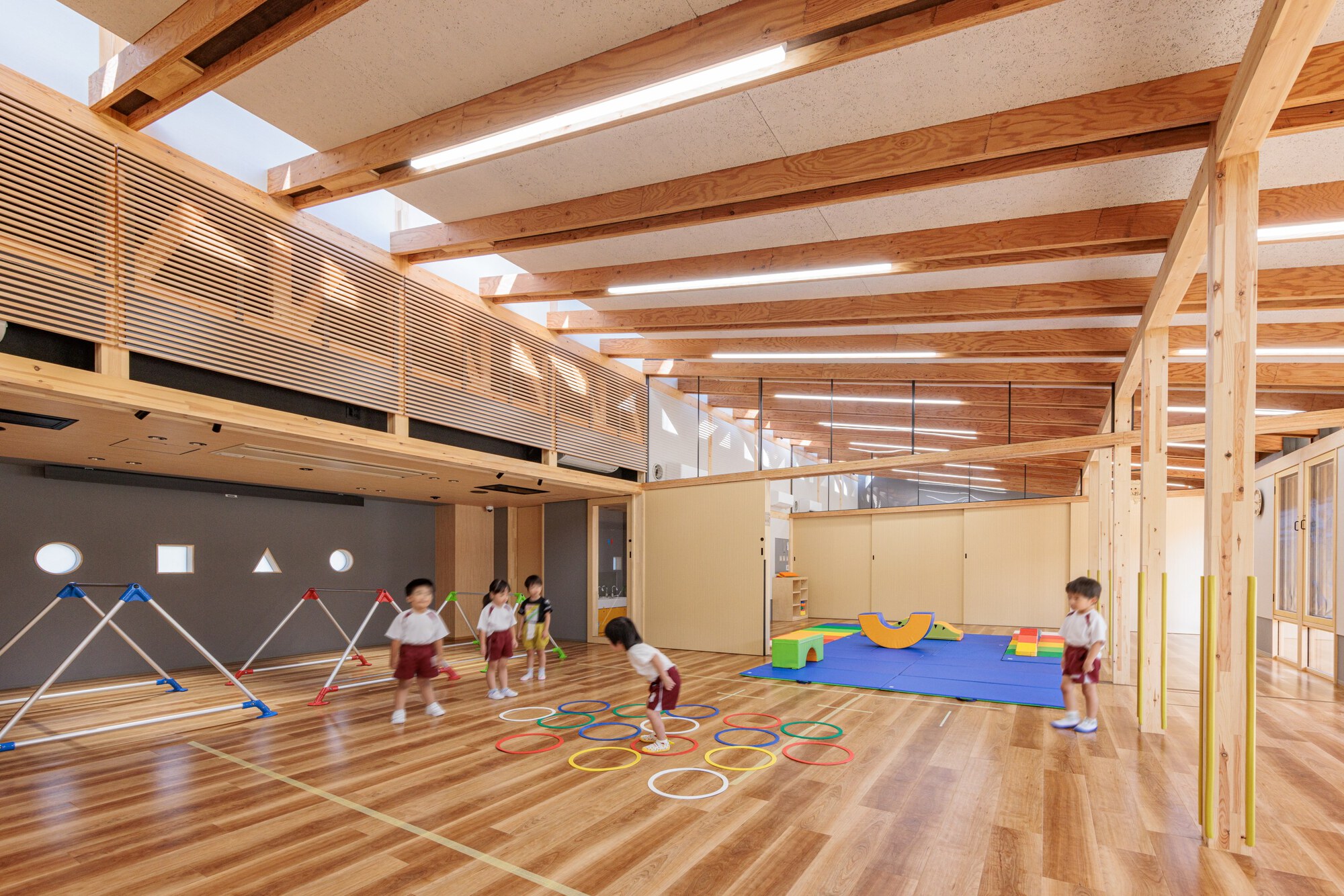 Детский сад Kurashiki Central Hospital Miwa Nursery School / Nikken Sekkei
