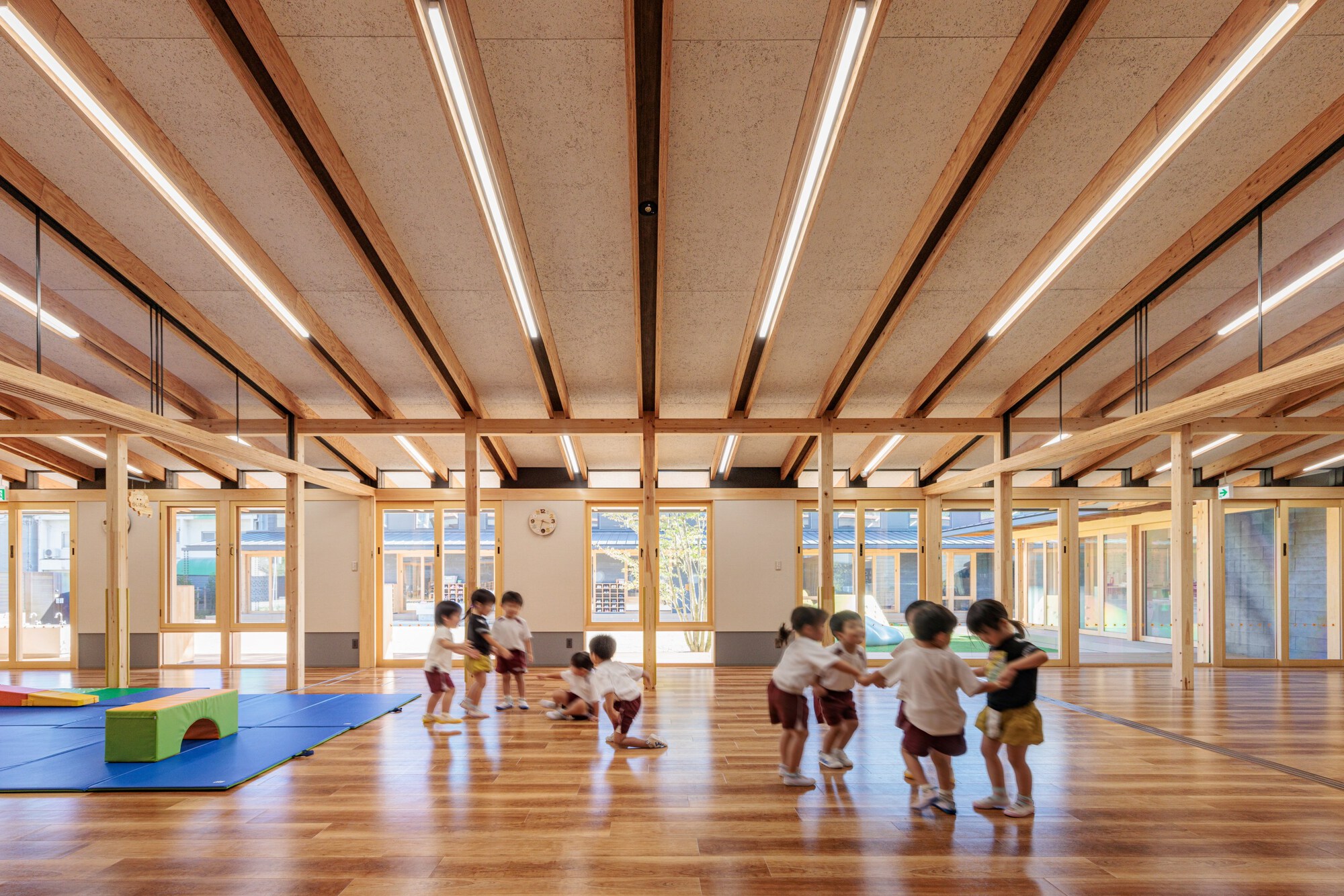 Детский сад Kurashiki Central Hospital Miwa Nursery School / Nikken Sekkei