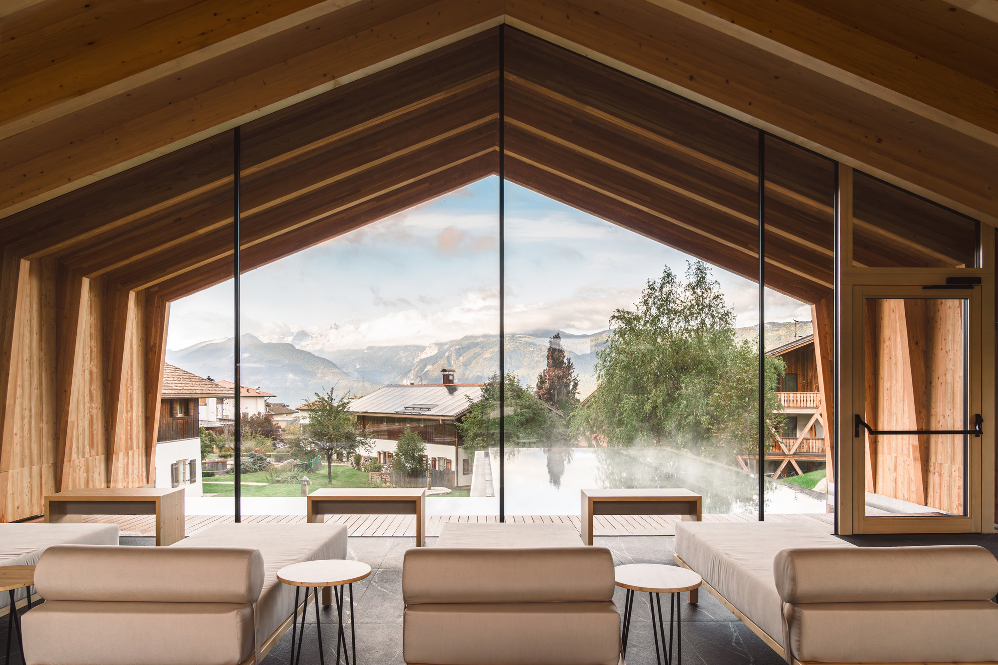 Pineta Nature Resort / MICHELE SICHER ARCHITETTO