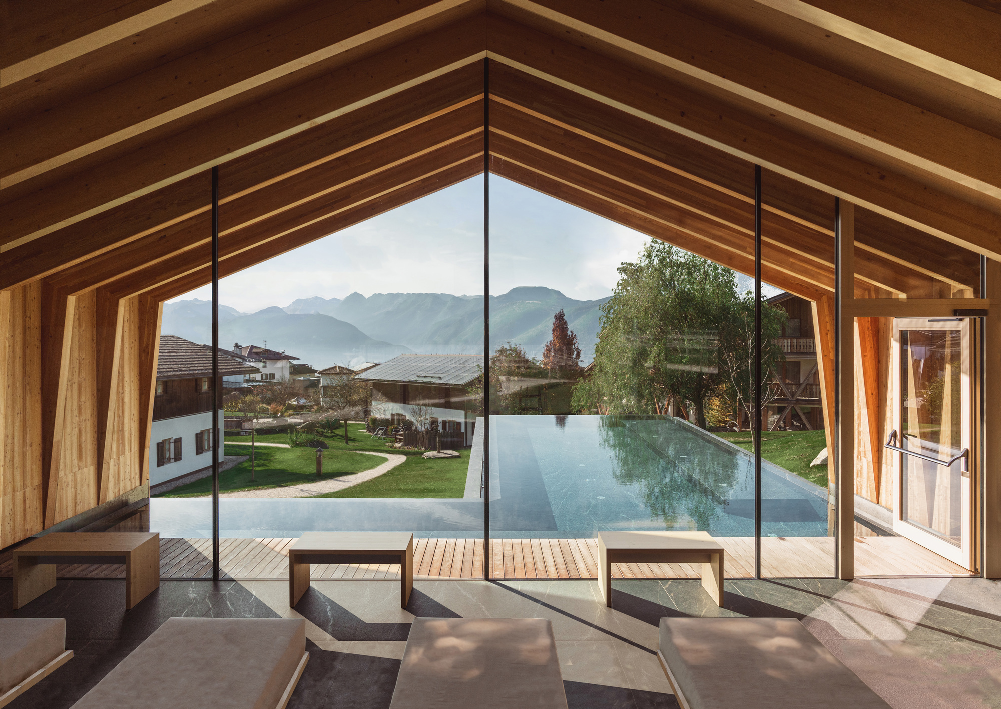 Pineta Nature Resort / MICHELE SICHER ARCHITETTO