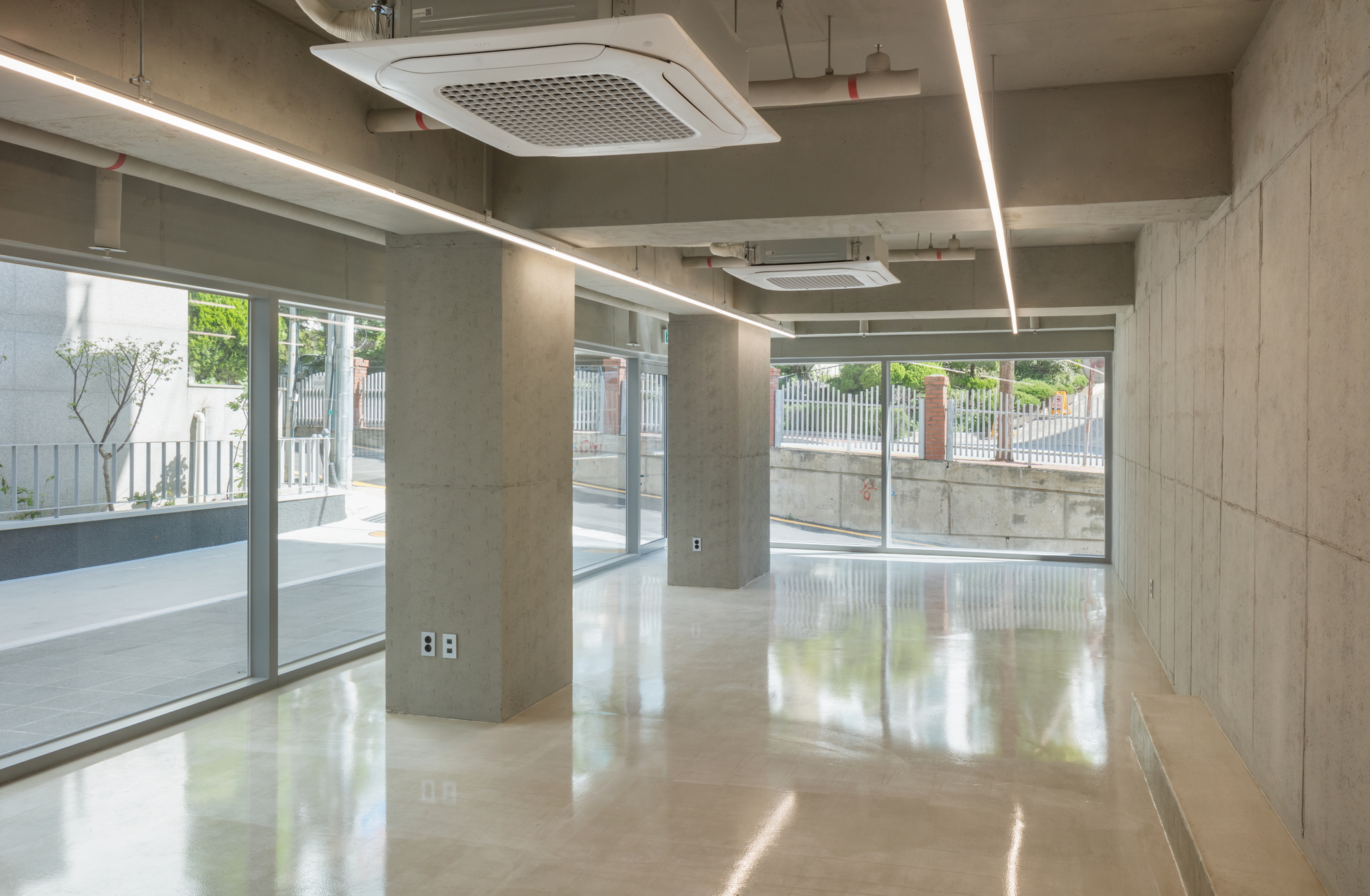 YP Building / Simplex Architecture