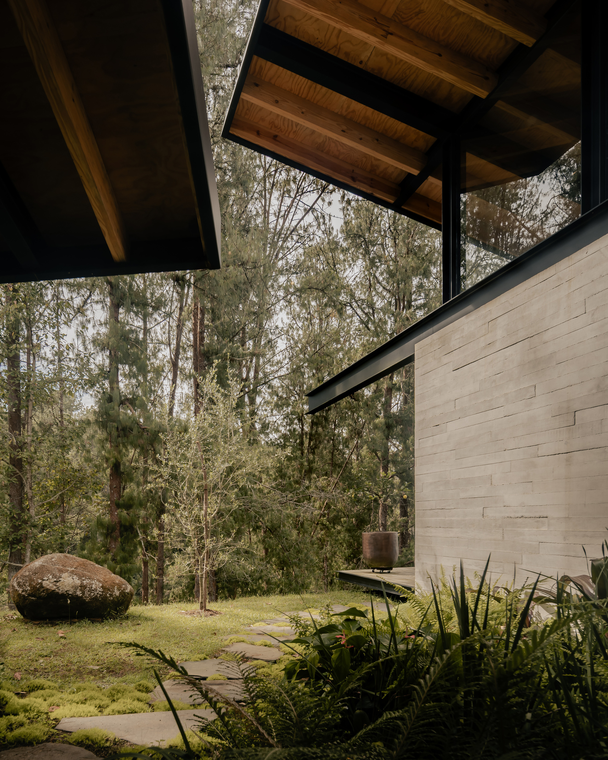 Дом на водохранилище / Obranegra Arquitectos