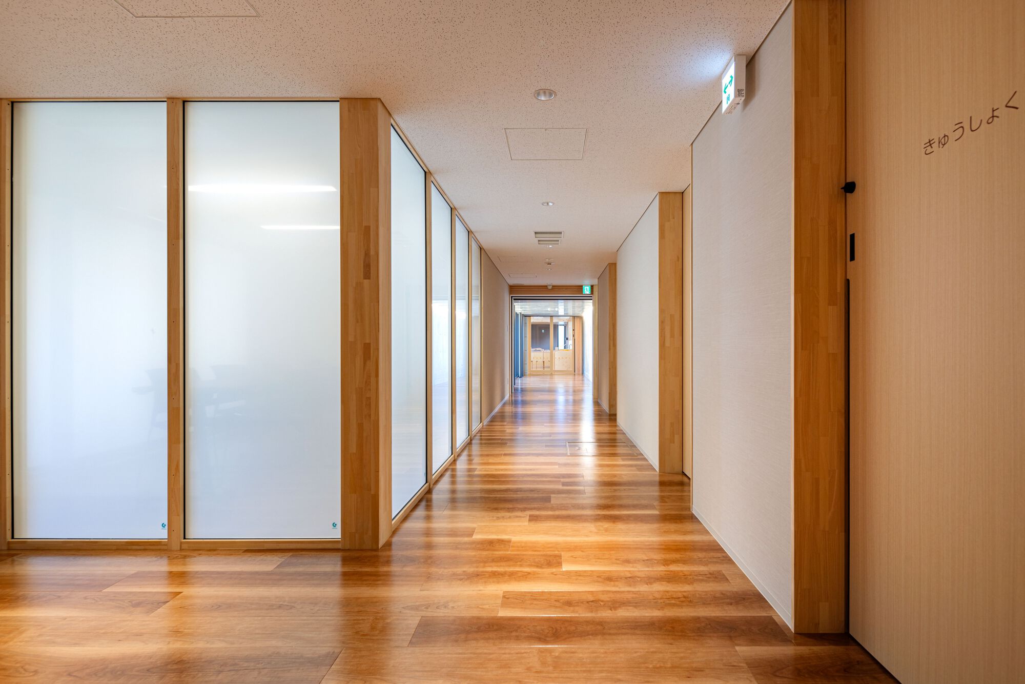 Детский сад Kurashiki Central Hospital Miwa Nursery School / Nikken Sekkei