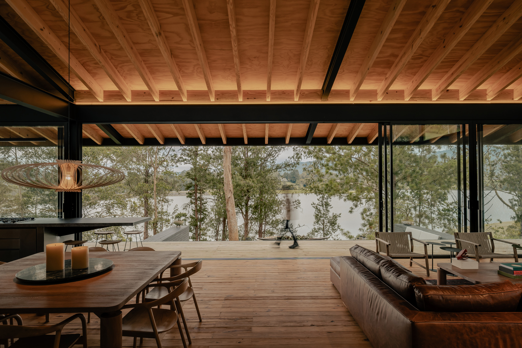 Дом на водохранилище / Obranegra Arquitectos