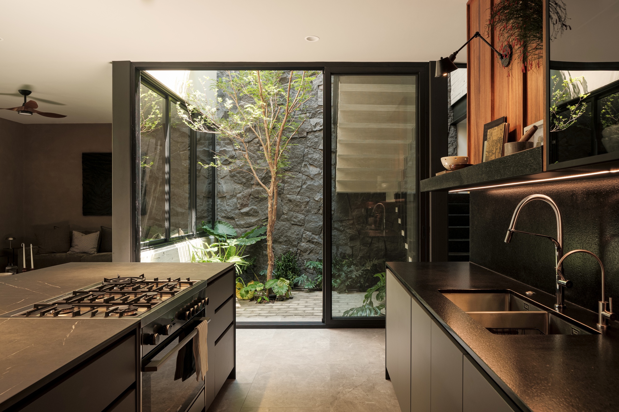 Casa Meyra / Di Frenna Arquitectos