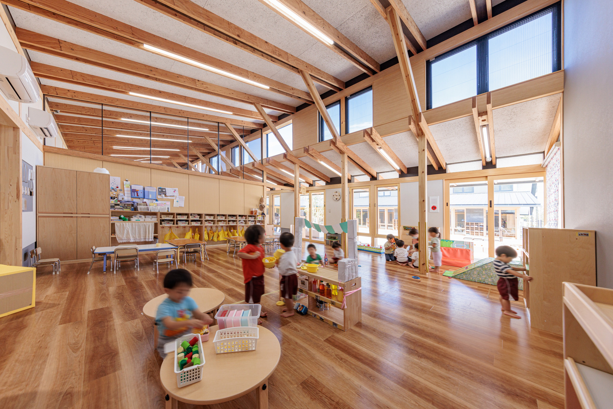 Детский сад Kurashiki Central Hospital Miwa Nursery School / Nikken Sekkei