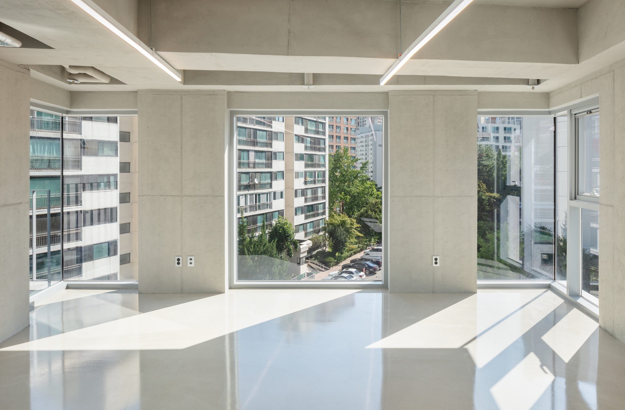 YP Building / Simplex Architecture