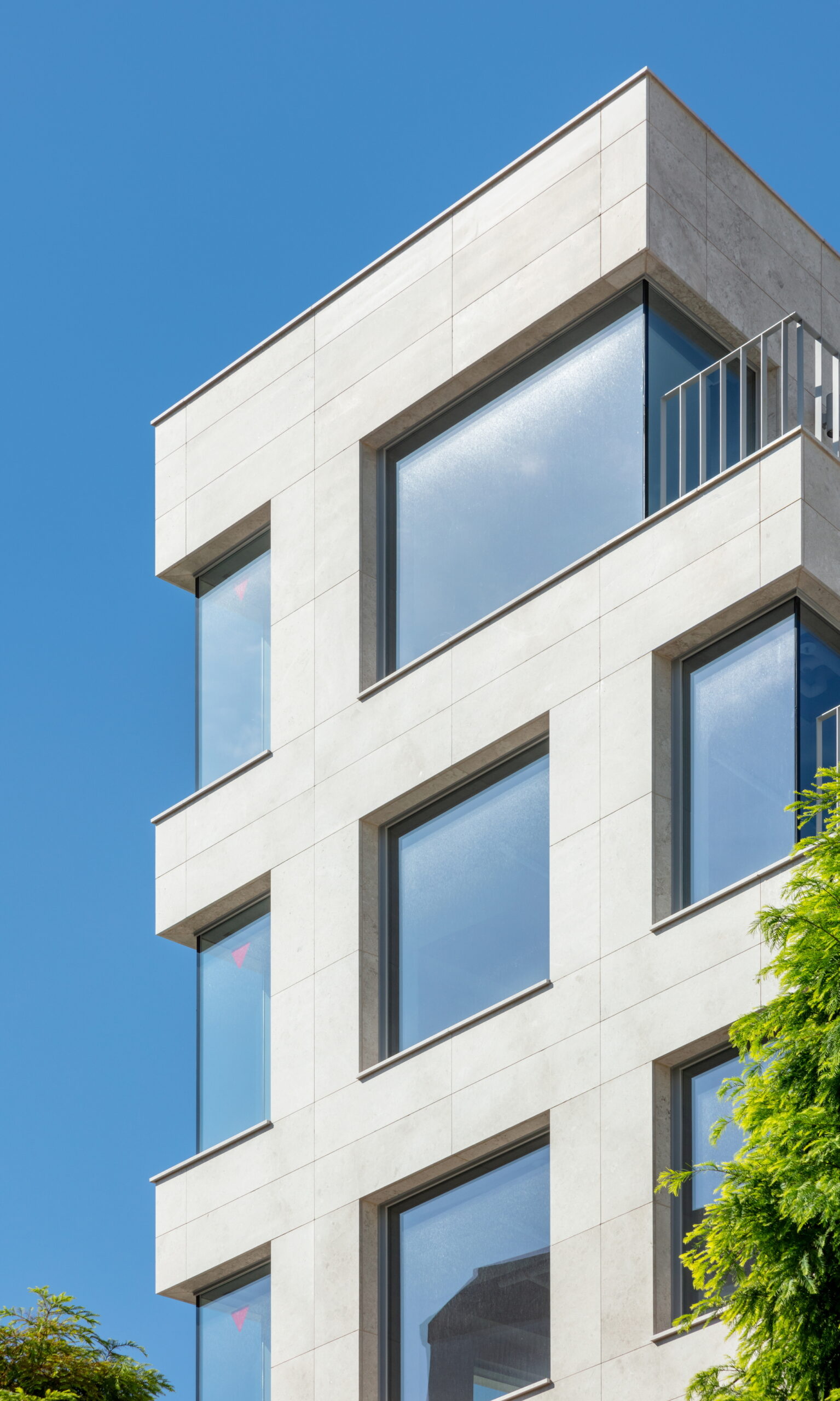 YP Building / Simplex Architecture
