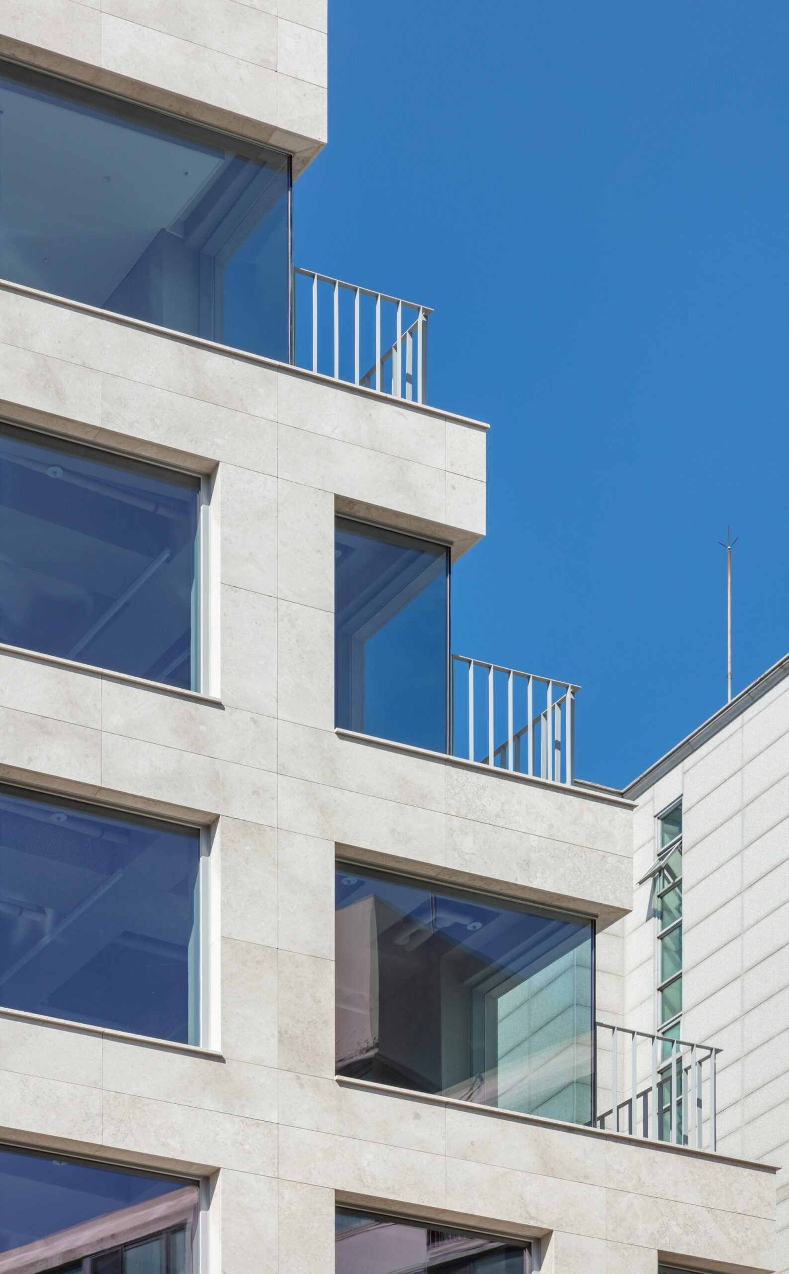 YP Building / Simplex Architecture