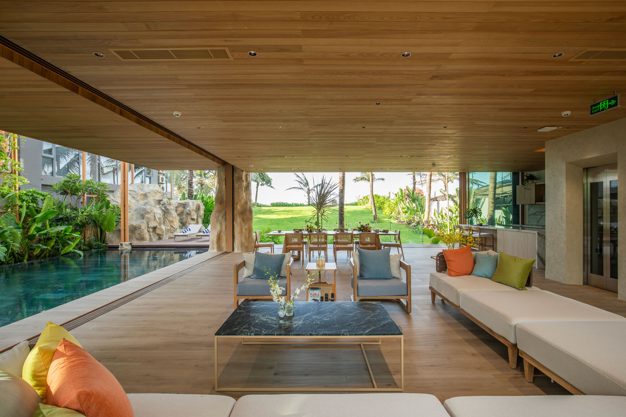 TH Villa Hoi An / 85 Design: вилла на 360 м² в прибрежной зоне Хойана