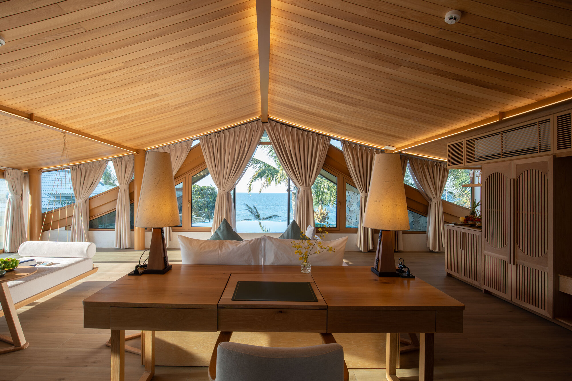 TH Villa Hoi An / 85 Design: вилла на 360 м² в прибрежной зоне Хойана