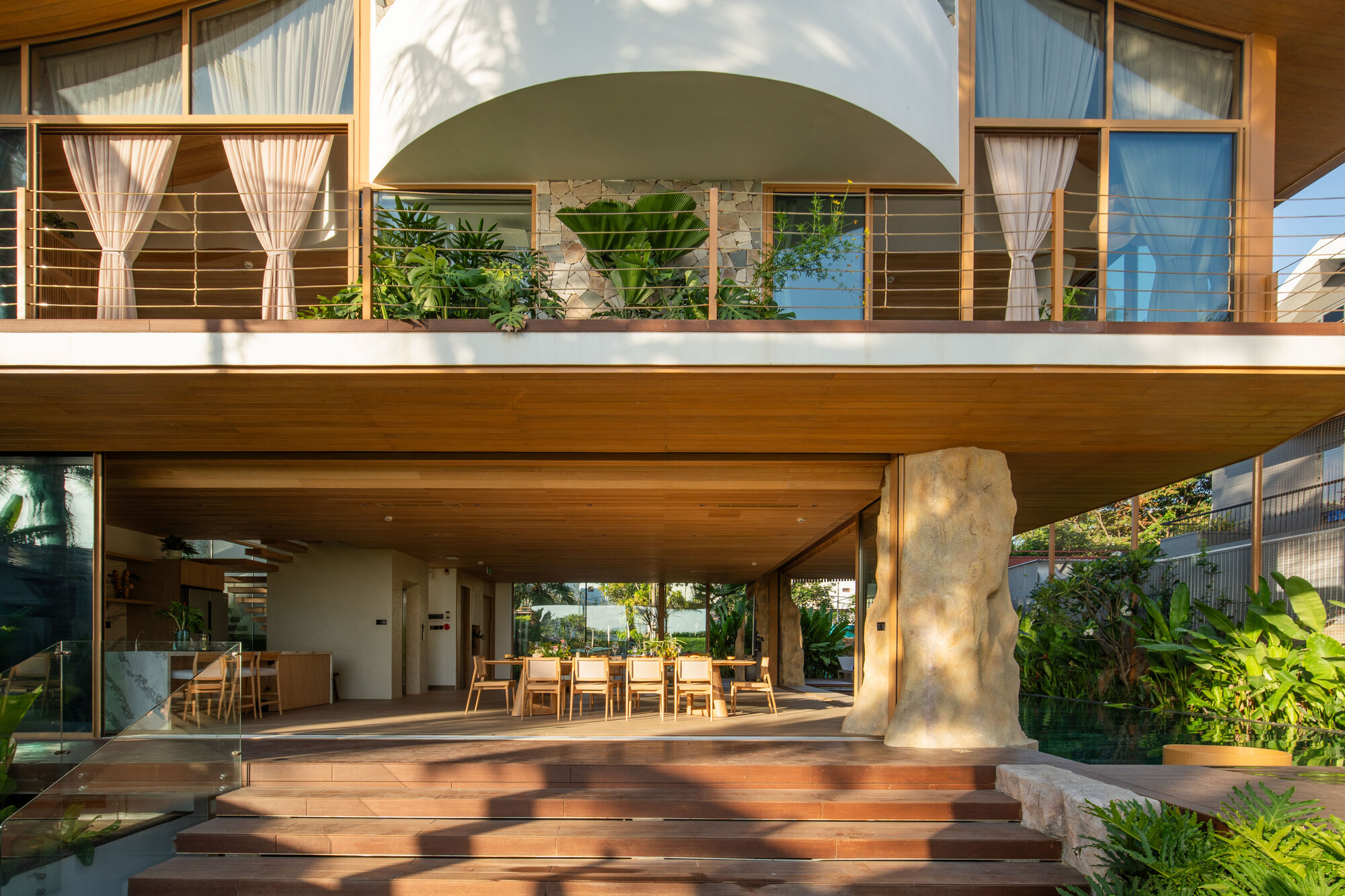 TH Villa Hoi An / 85 Design: вилла на 360 м² в прибрежной зоне Хойана