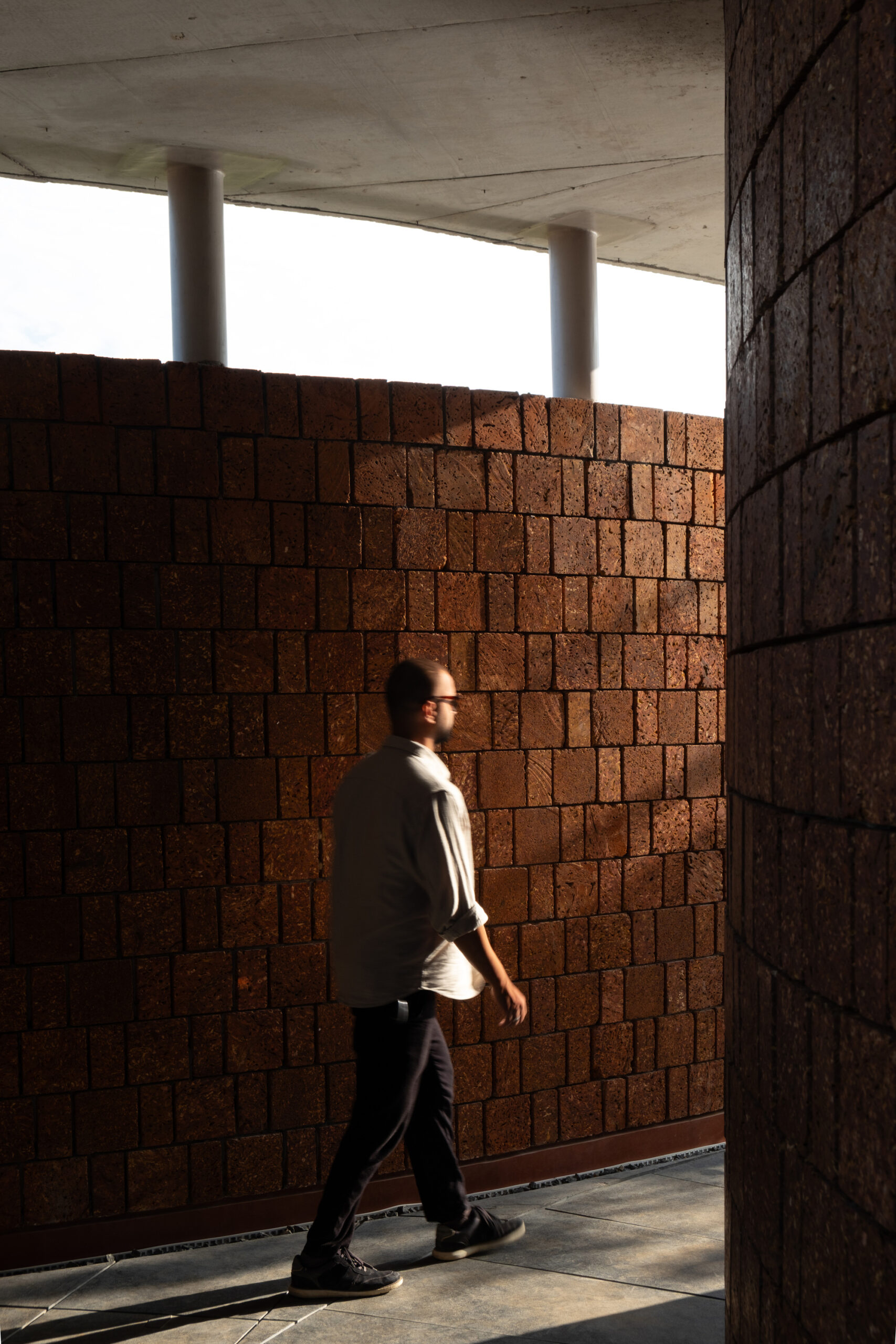 Four Walls Pavilion / Studio Mango
