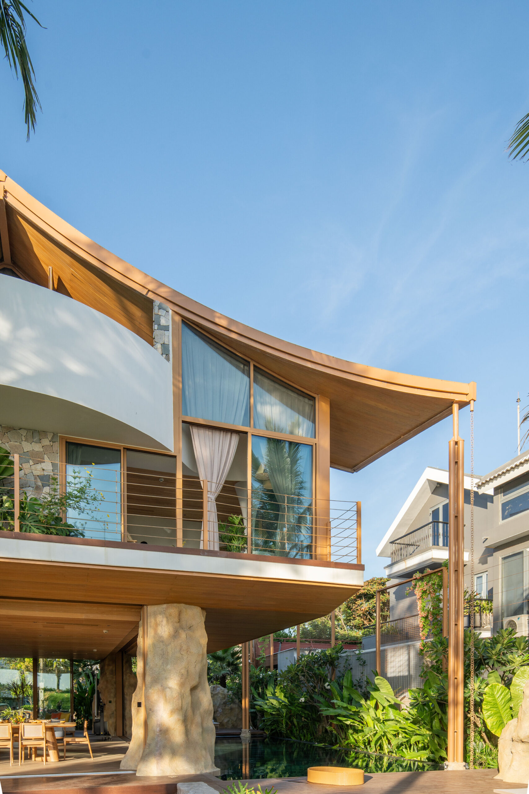 TH Villa Hoi An / 85 Design: вилла на 360 м² в прибрежной зоне Хойана