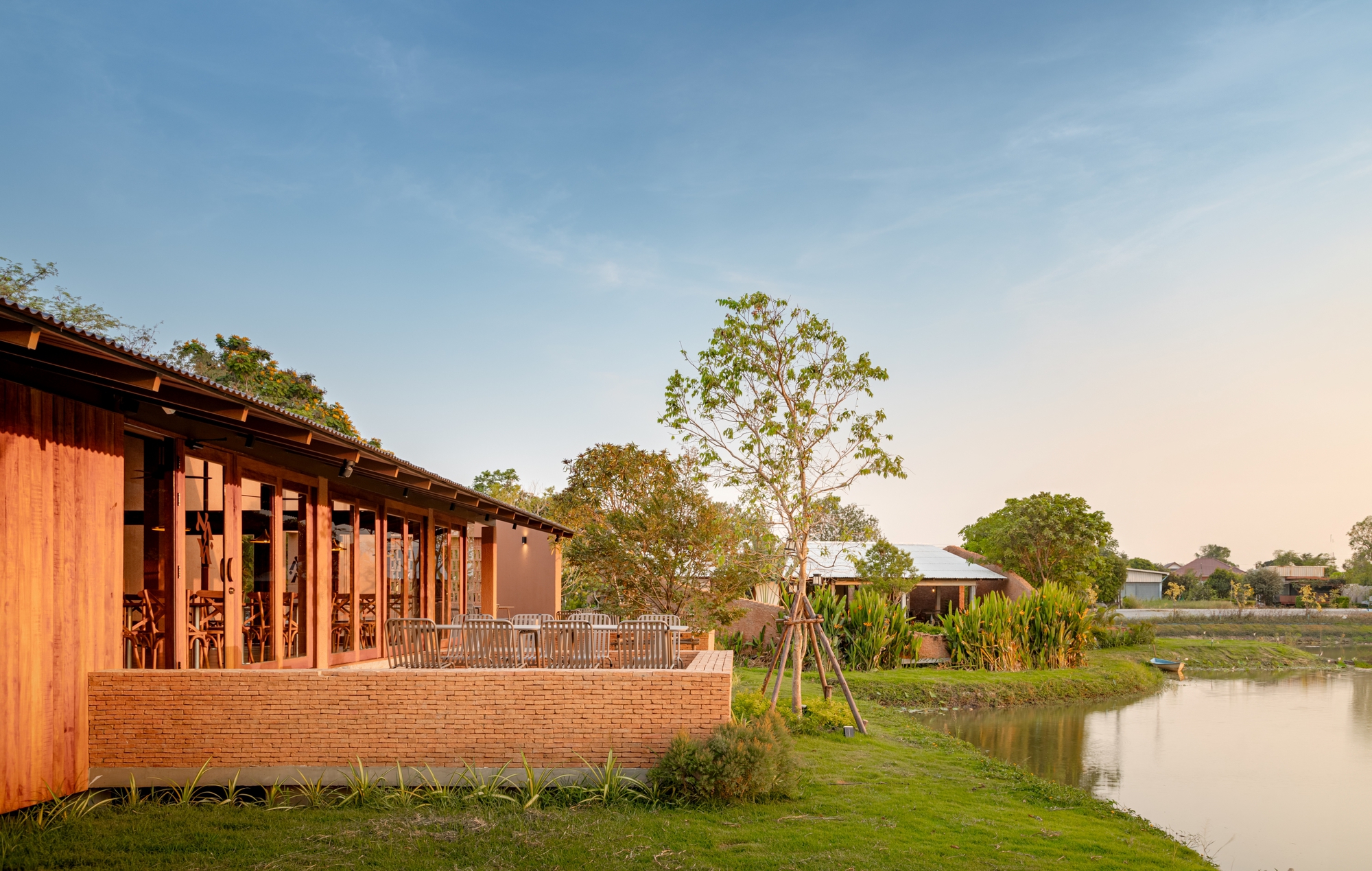 Naya Restaurant Ayutthaya / BodinChapa Architects
