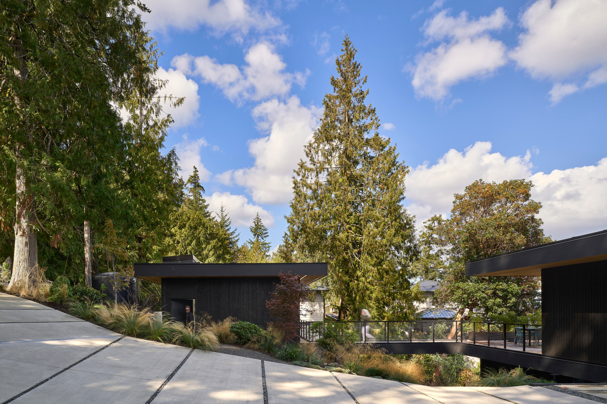Layer House / W O V E N Architecture and Design
