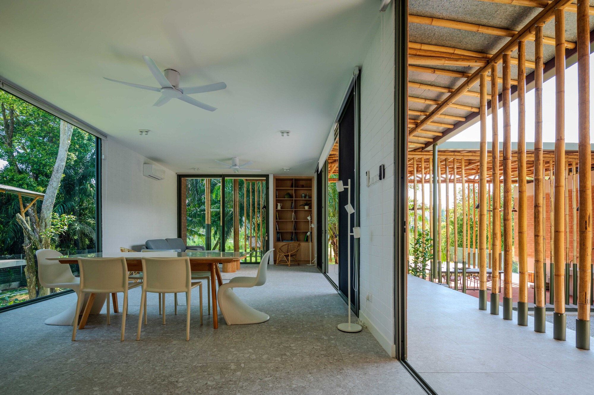 Anjung House / Eleena Jamil Architect