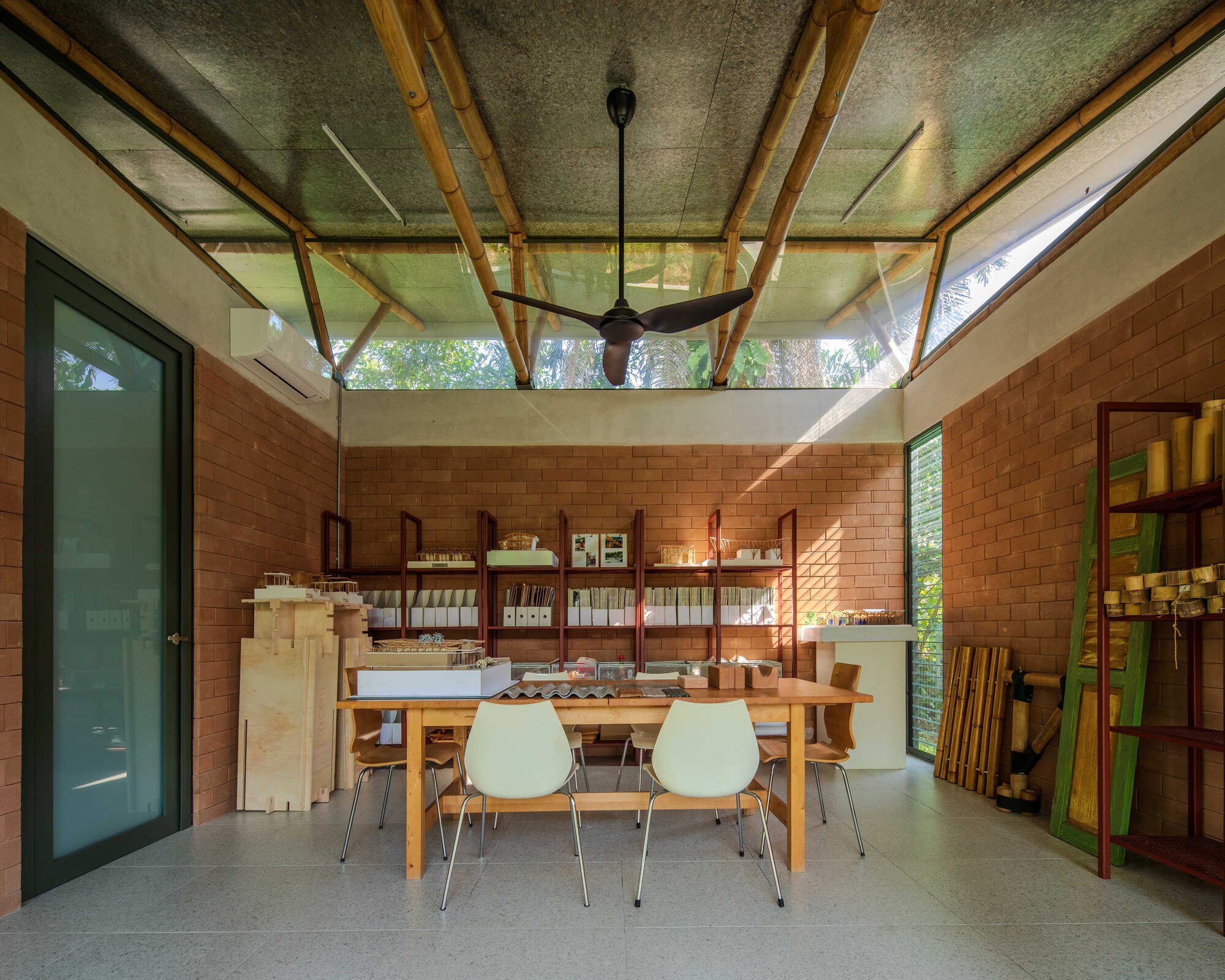 Anjung House / Eleena Jamil Architect
