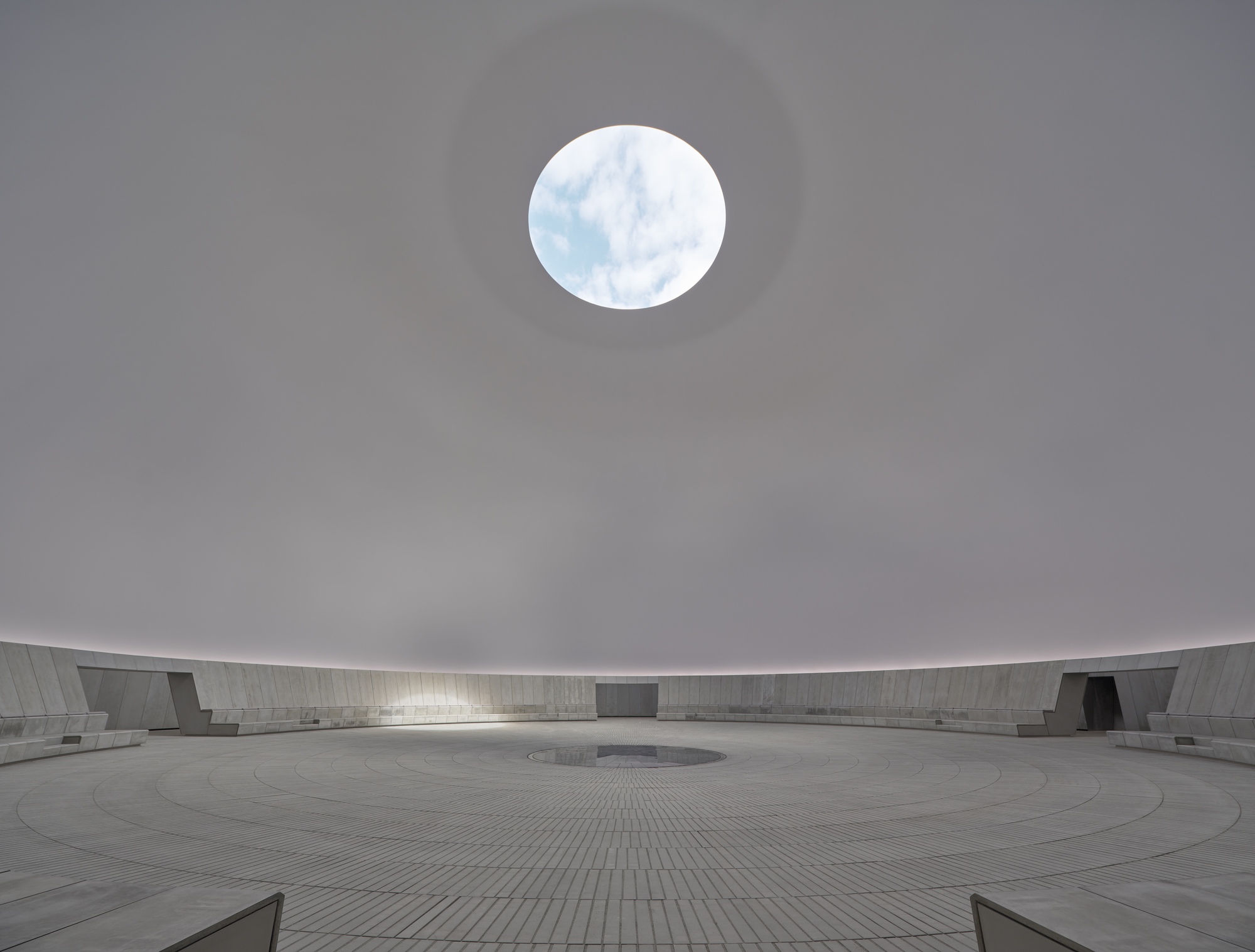As Seen Below – The Dome, a Skyspace / James Turrell + Schmidt Hammer Lassen