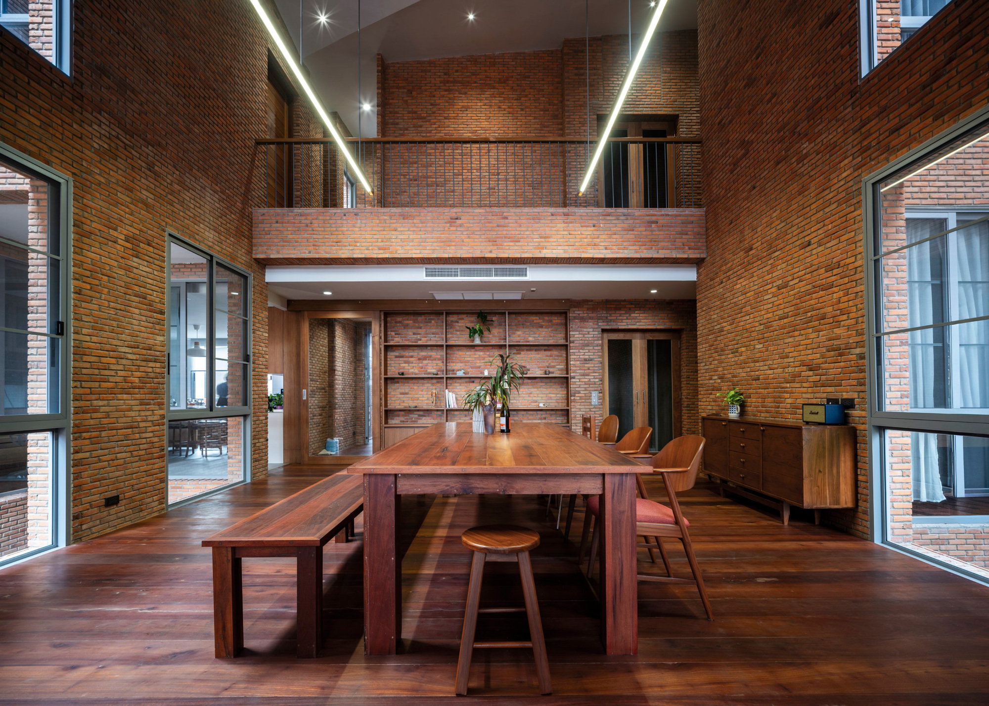 Baan You Yen Residence / Studio Miti