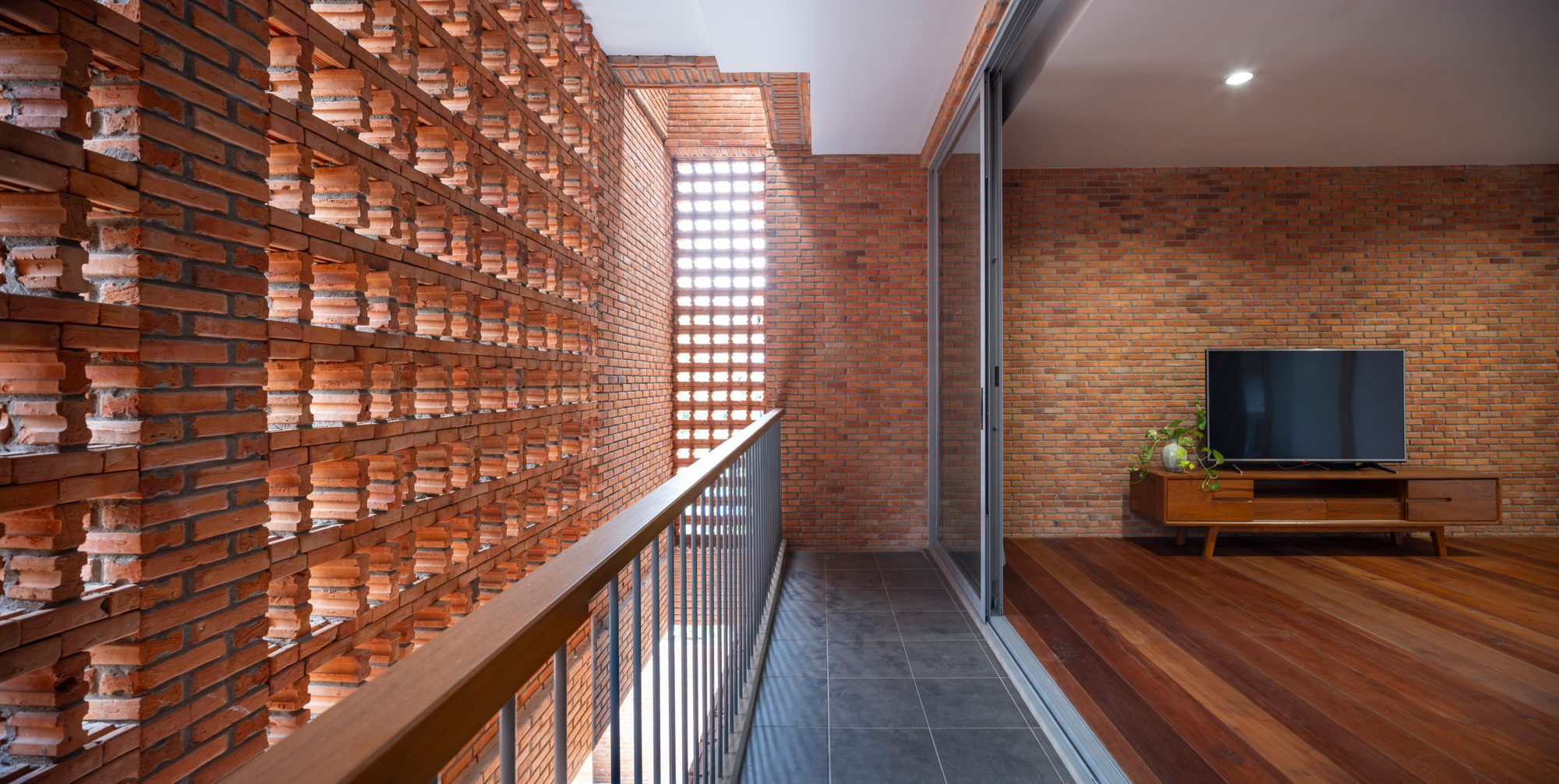 Baan You Yen Residence / Studio Miti