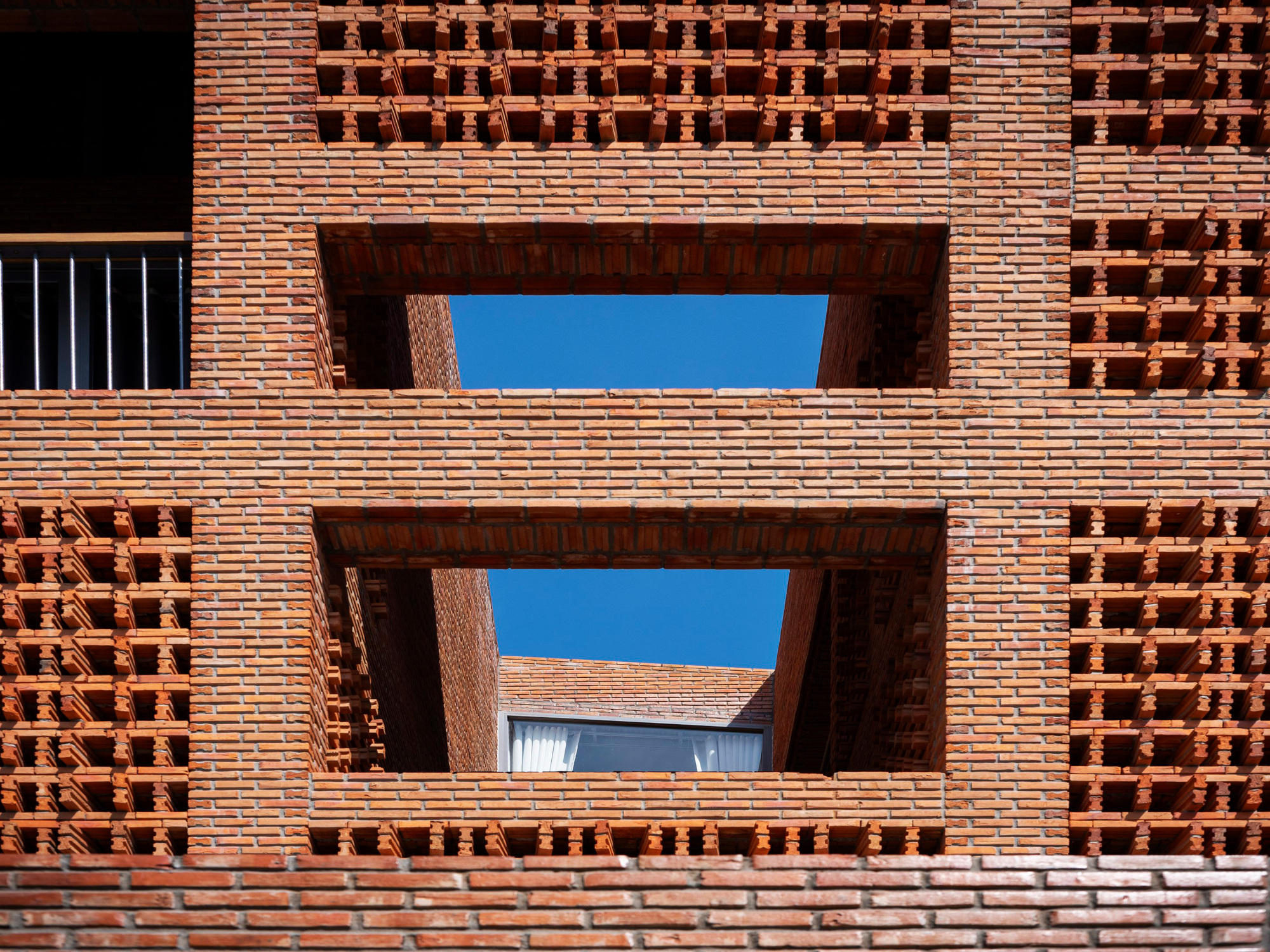 Baan You Yen Residence / Studio Miti