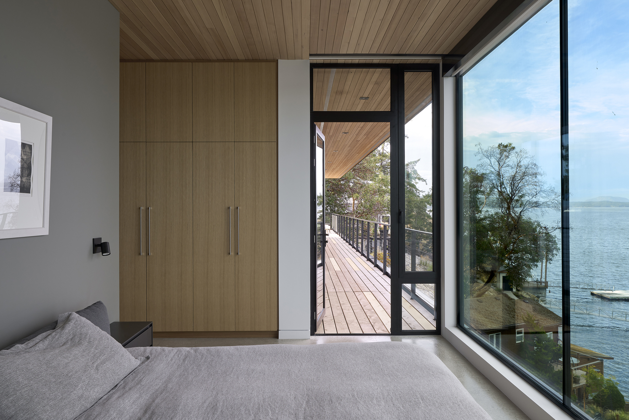 Layer House / W O V E N Architecture and Design