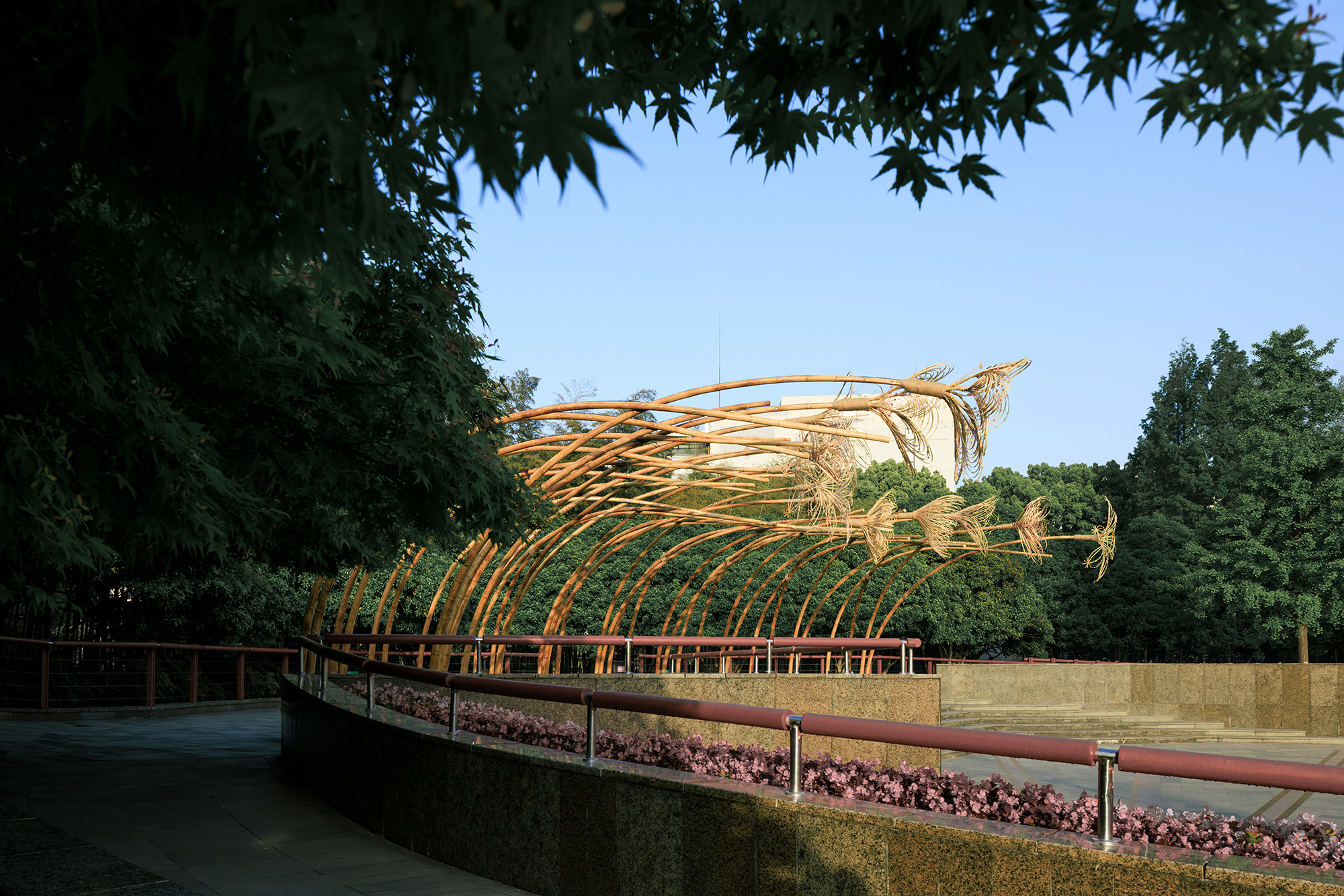 Bent by Spring / HCCH Studio