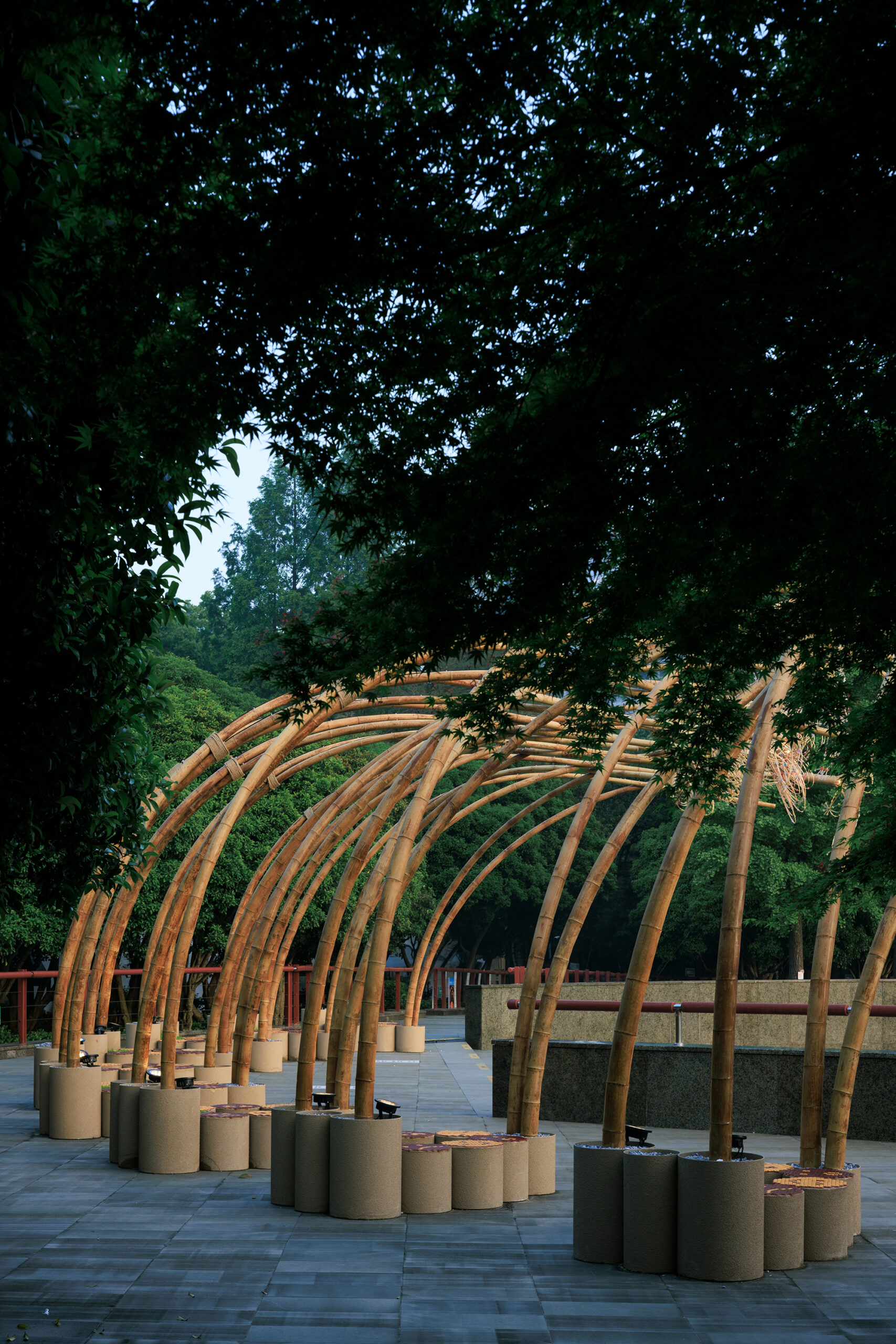 Bent by Spring / HCCH Studio