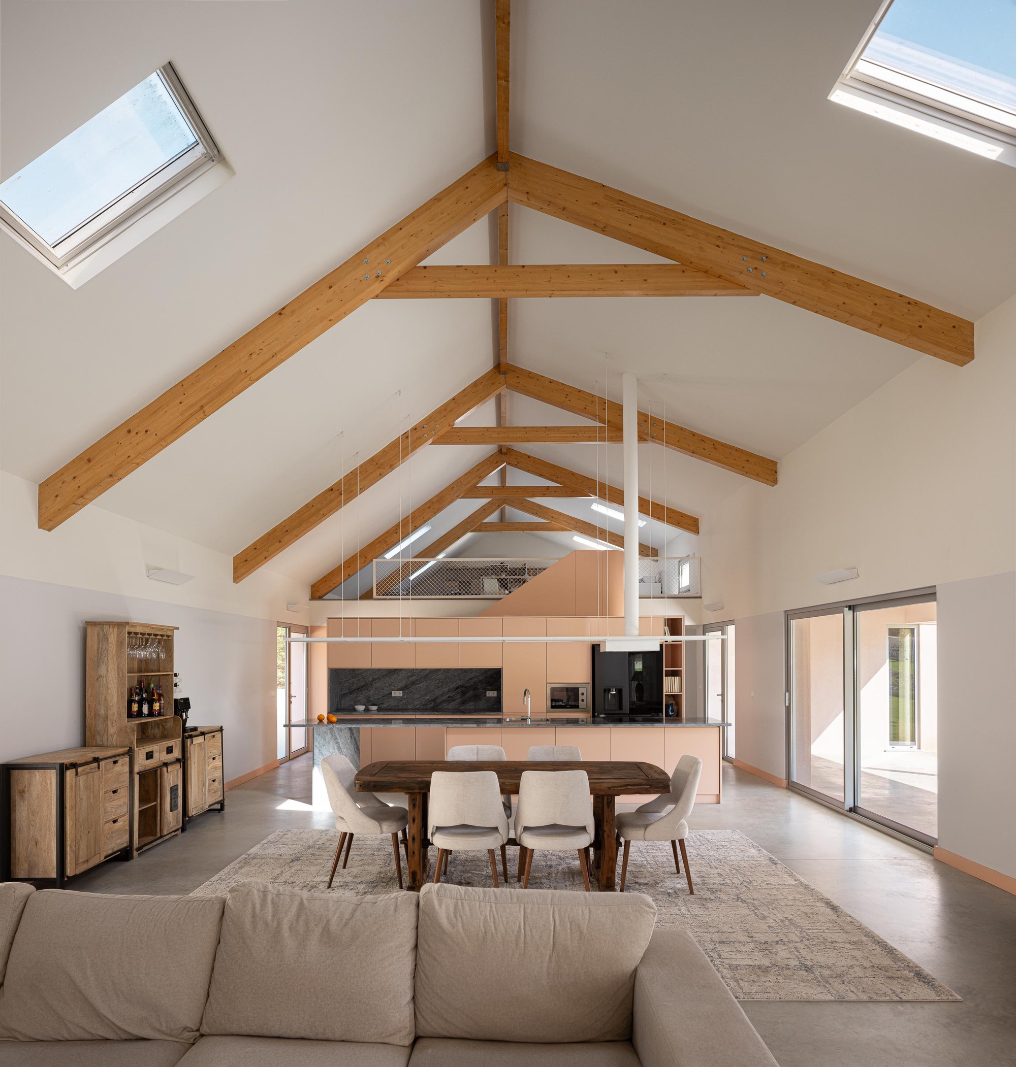 The Porch House / Vasco Burnay Arquitectura