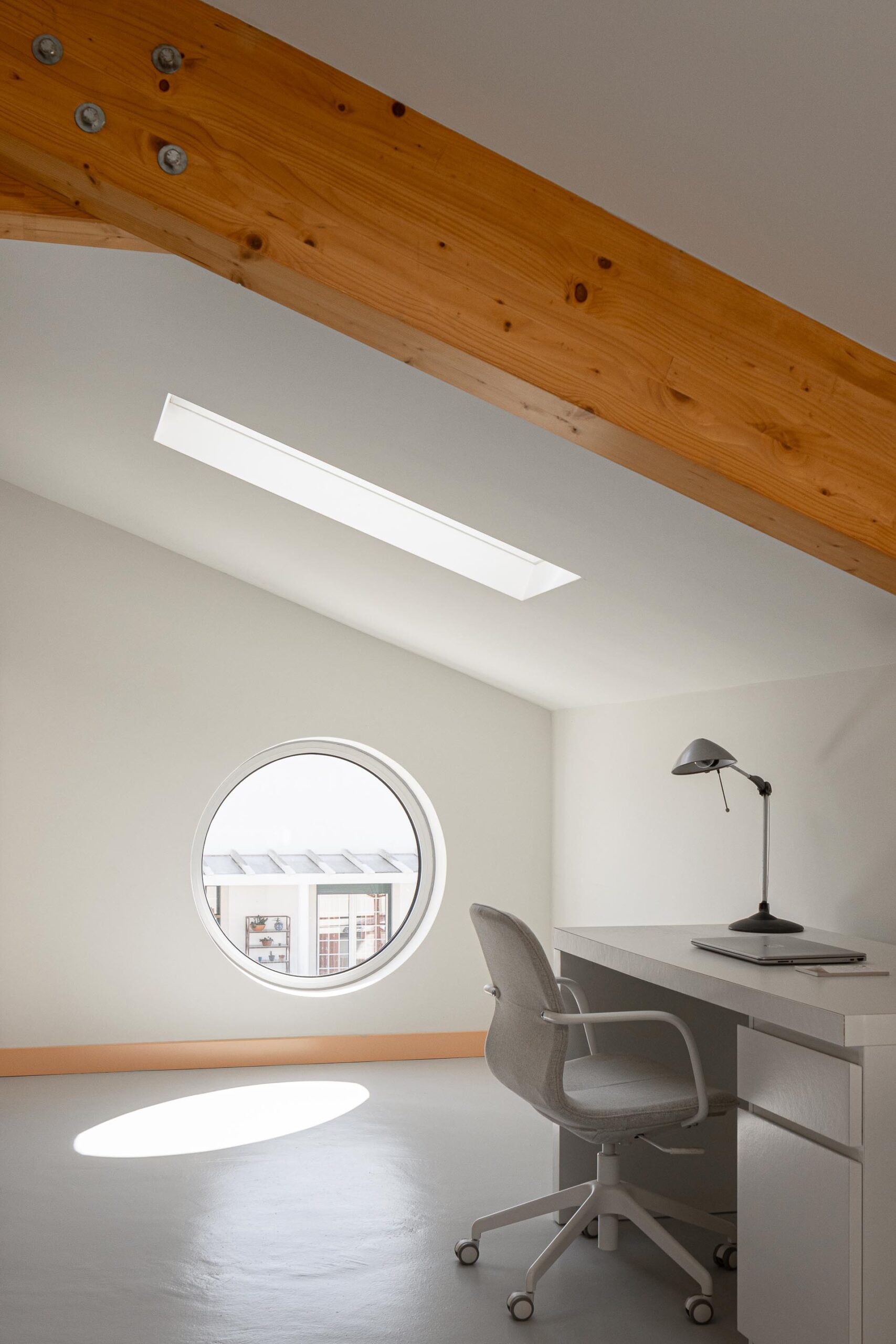 The Porch House / Vasco Burnay Arquitectura