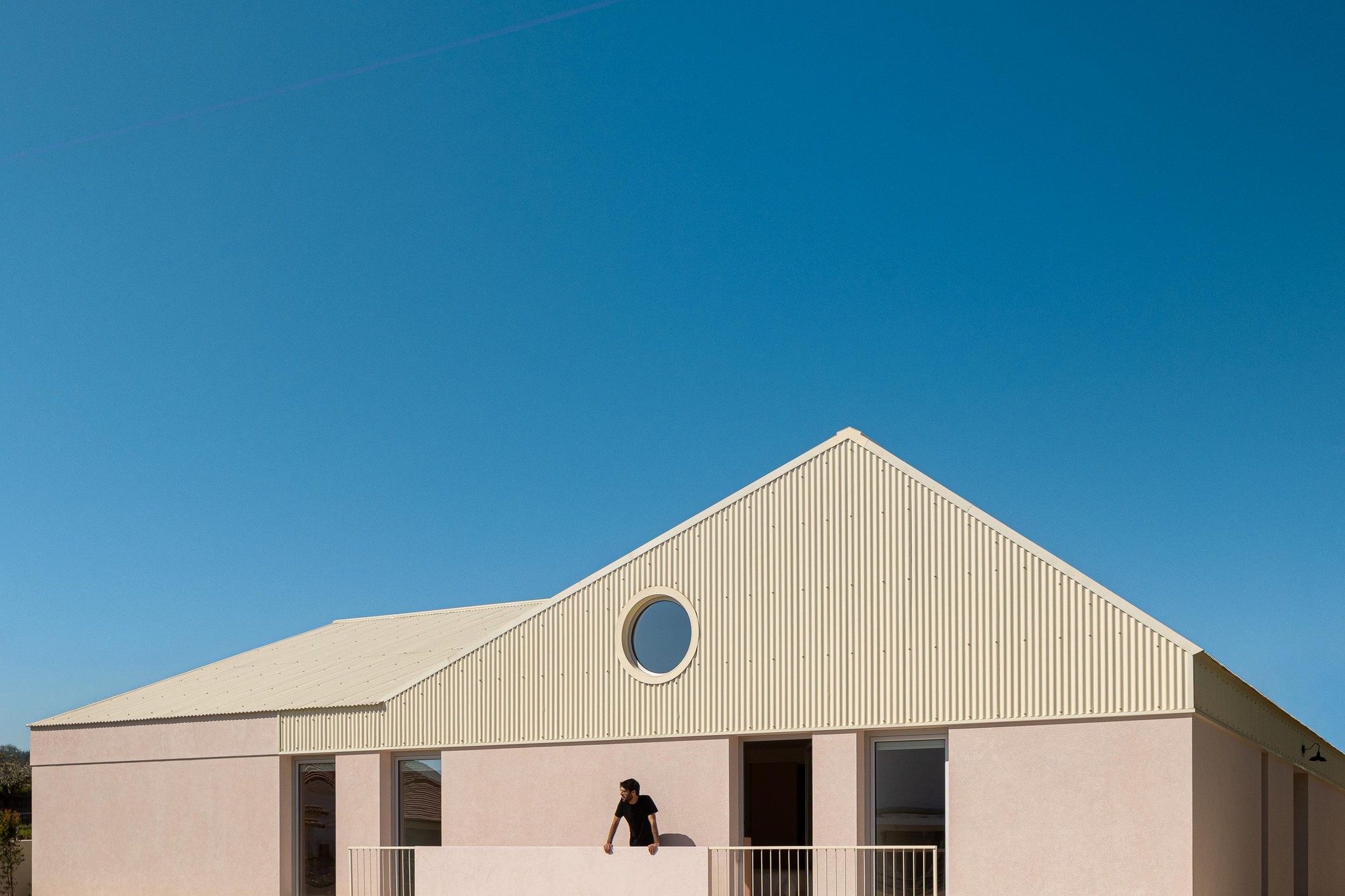 The Porch House / Vasco Burnay Arquitectura
