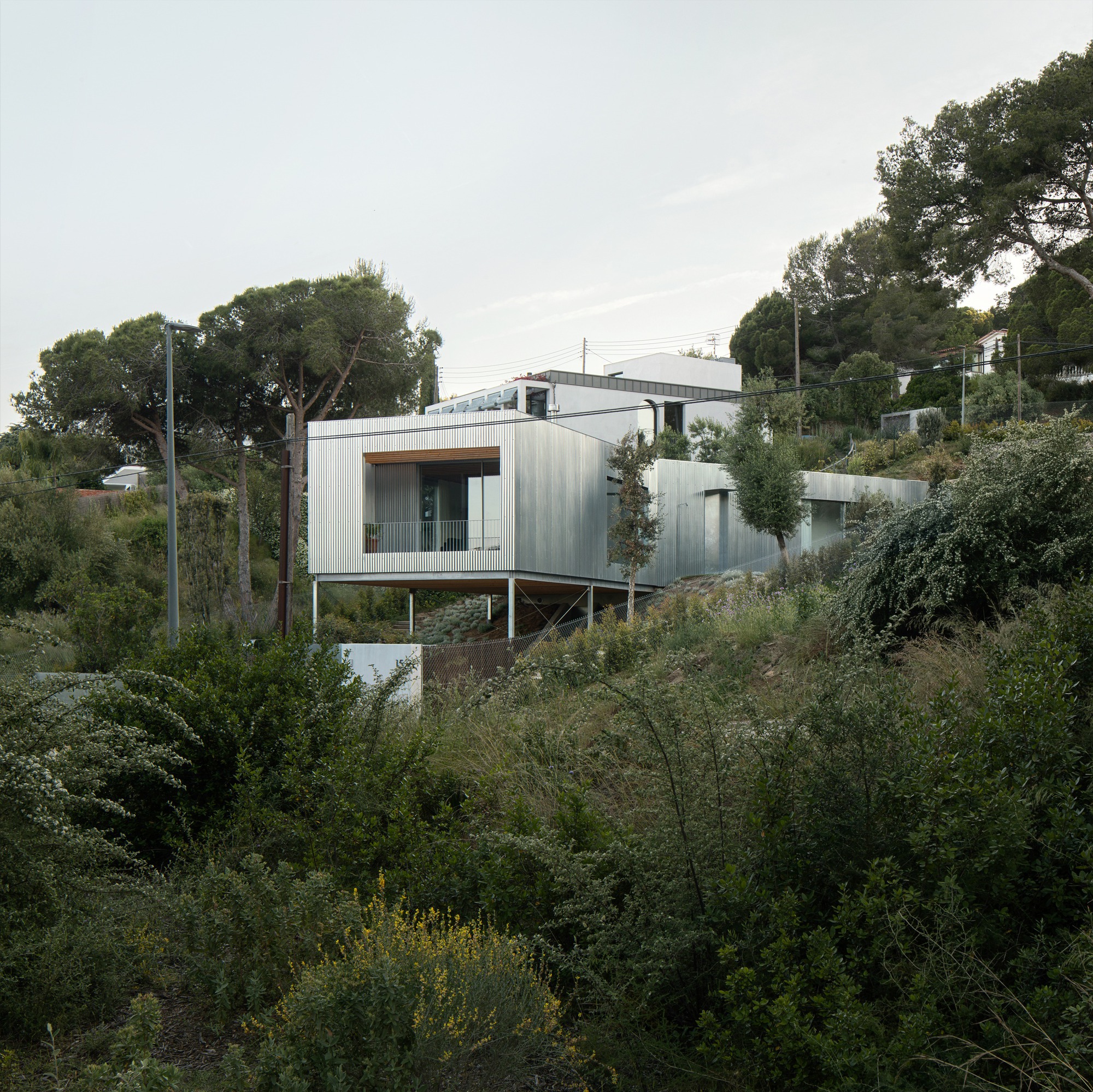 Casa 144º / Jaime Prous Architects