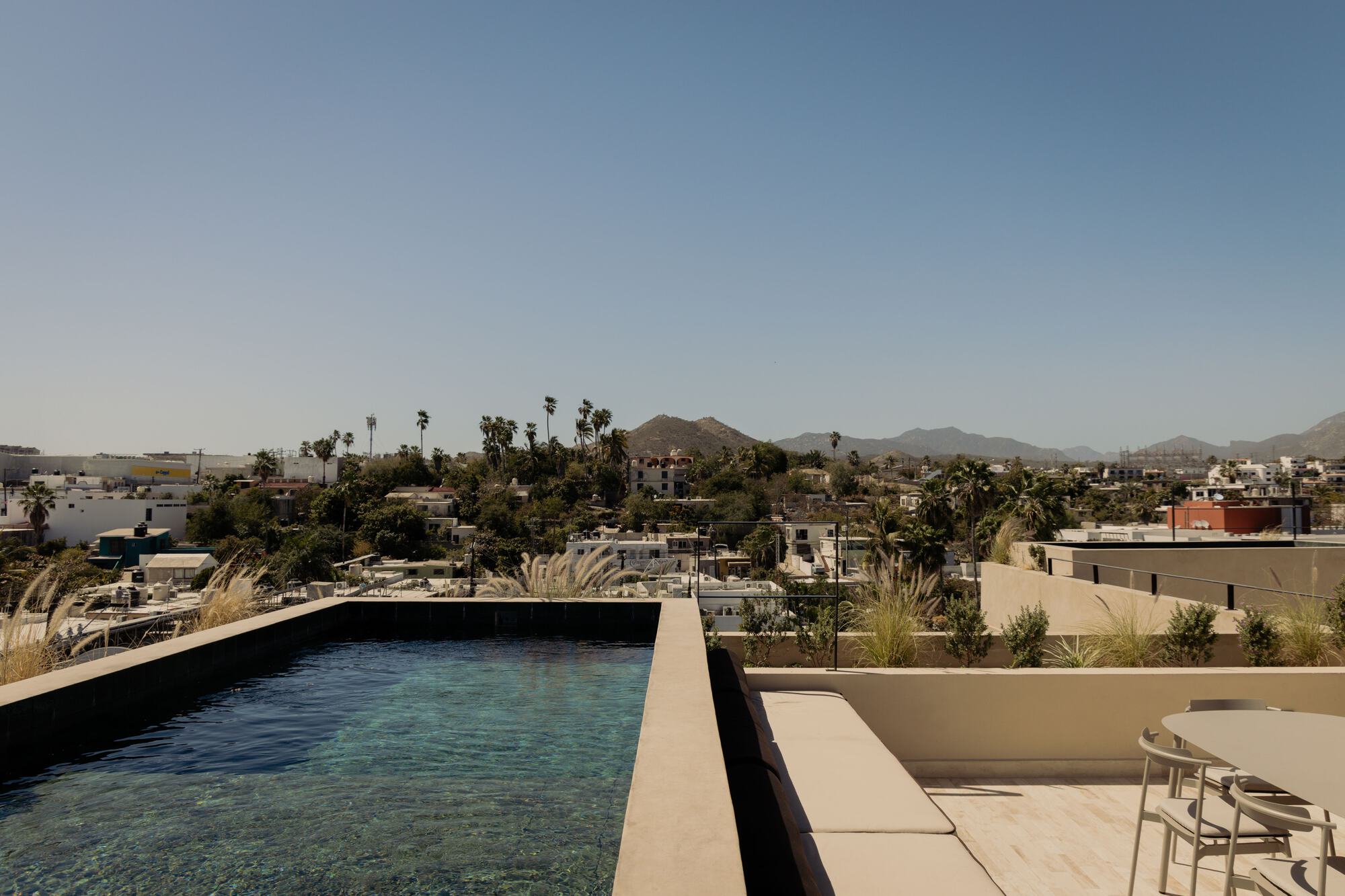 Estero Residences + Gamba café / Barde + vanVoltt