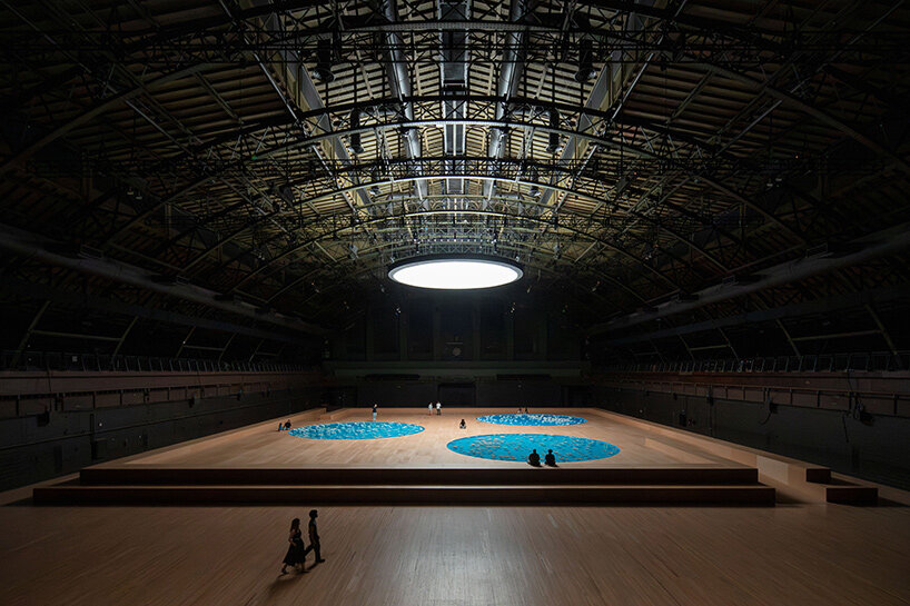 Céleste Boursier-Mougenot представляет клиническое звуковое полотно в Park Avenue Armory в Нью-Йорке