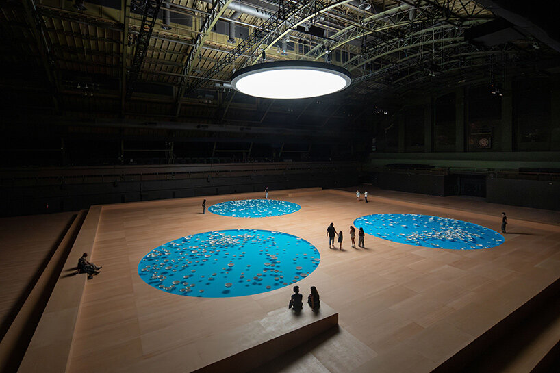 Céleste Boursier-Mougenot представляет клиническое звуковое полотно в Park Avenue Armory в Нью-Йорке