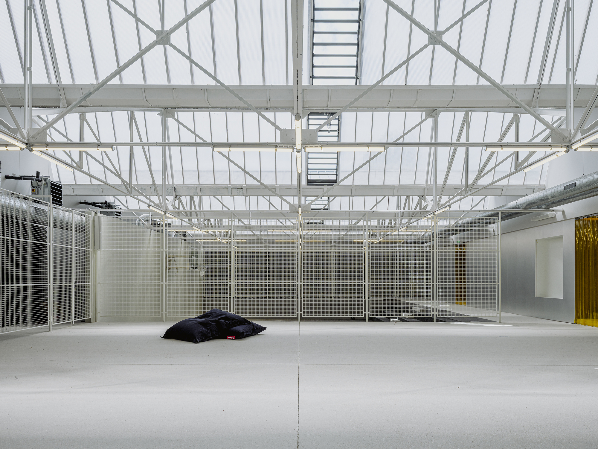 Yard House / Exbrayat Enrico architectes