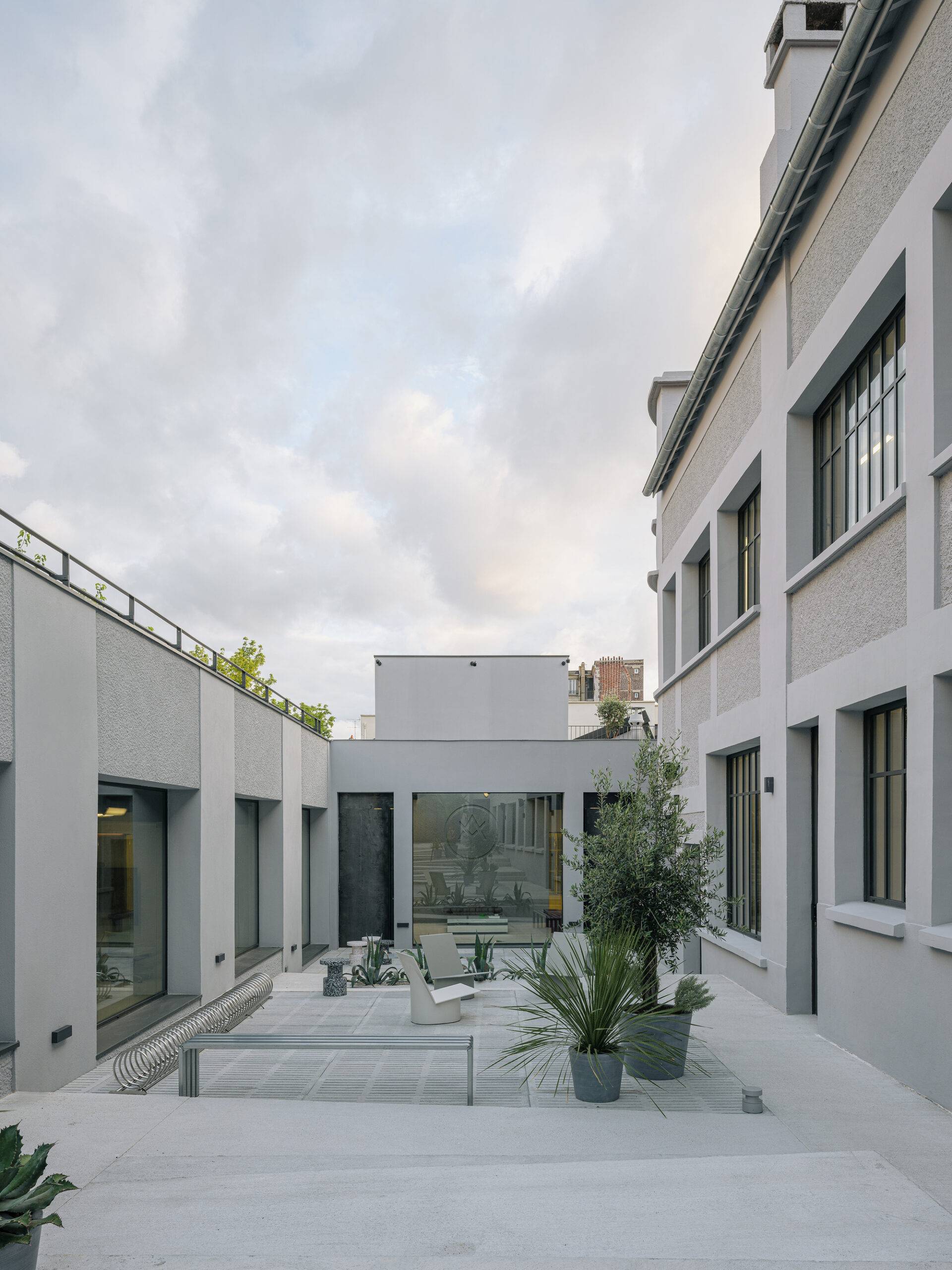 Yard House / Exbrayat Enrico architectes