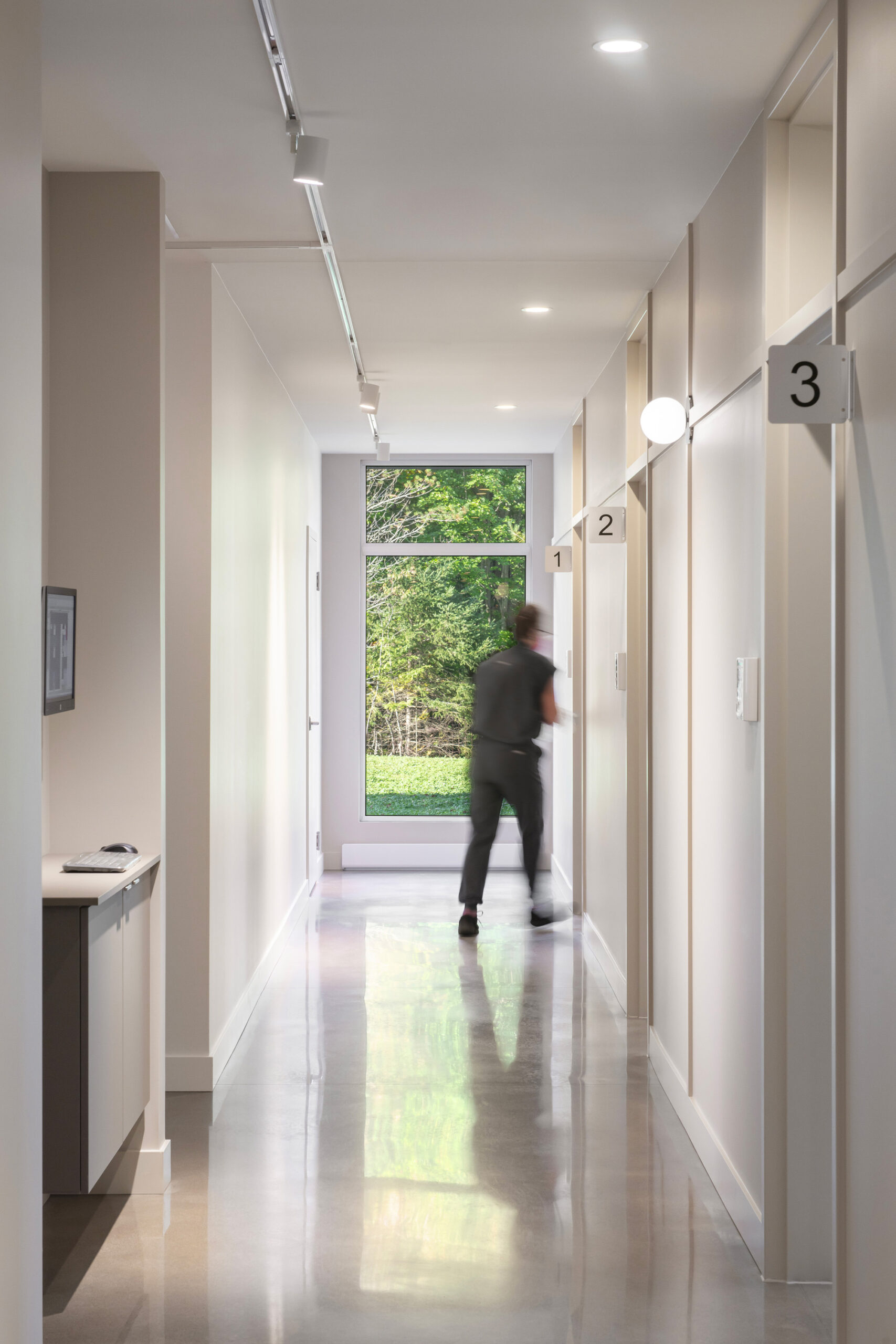 Клиника Des Cimes Dental Clinic / CARTA. Architecte + Designer