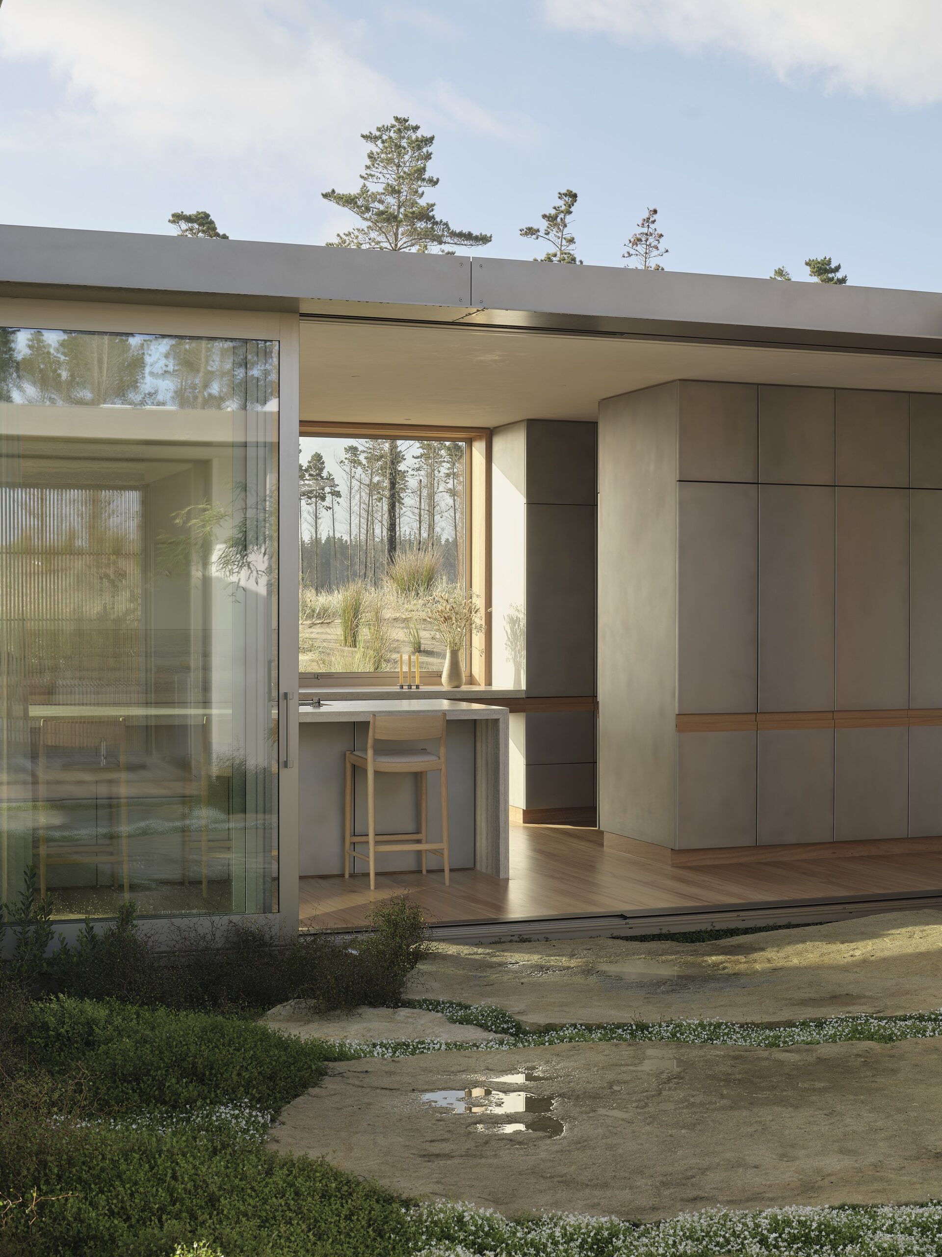 Double Courtyard House / Roberts Gray Architects