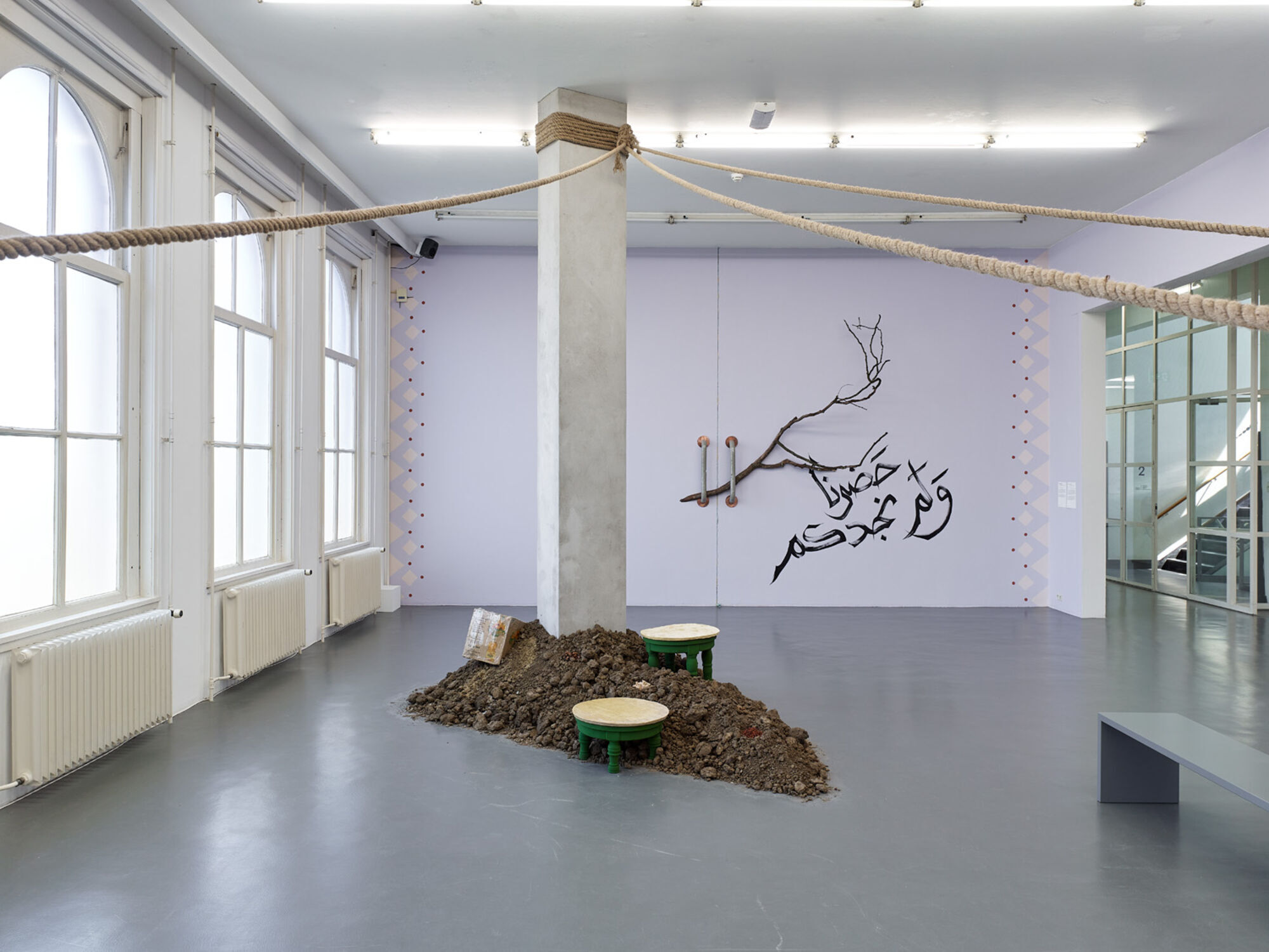 Ecologies of Repair: как вода, память и контроль формируют пространство в работах Ola Hassanain