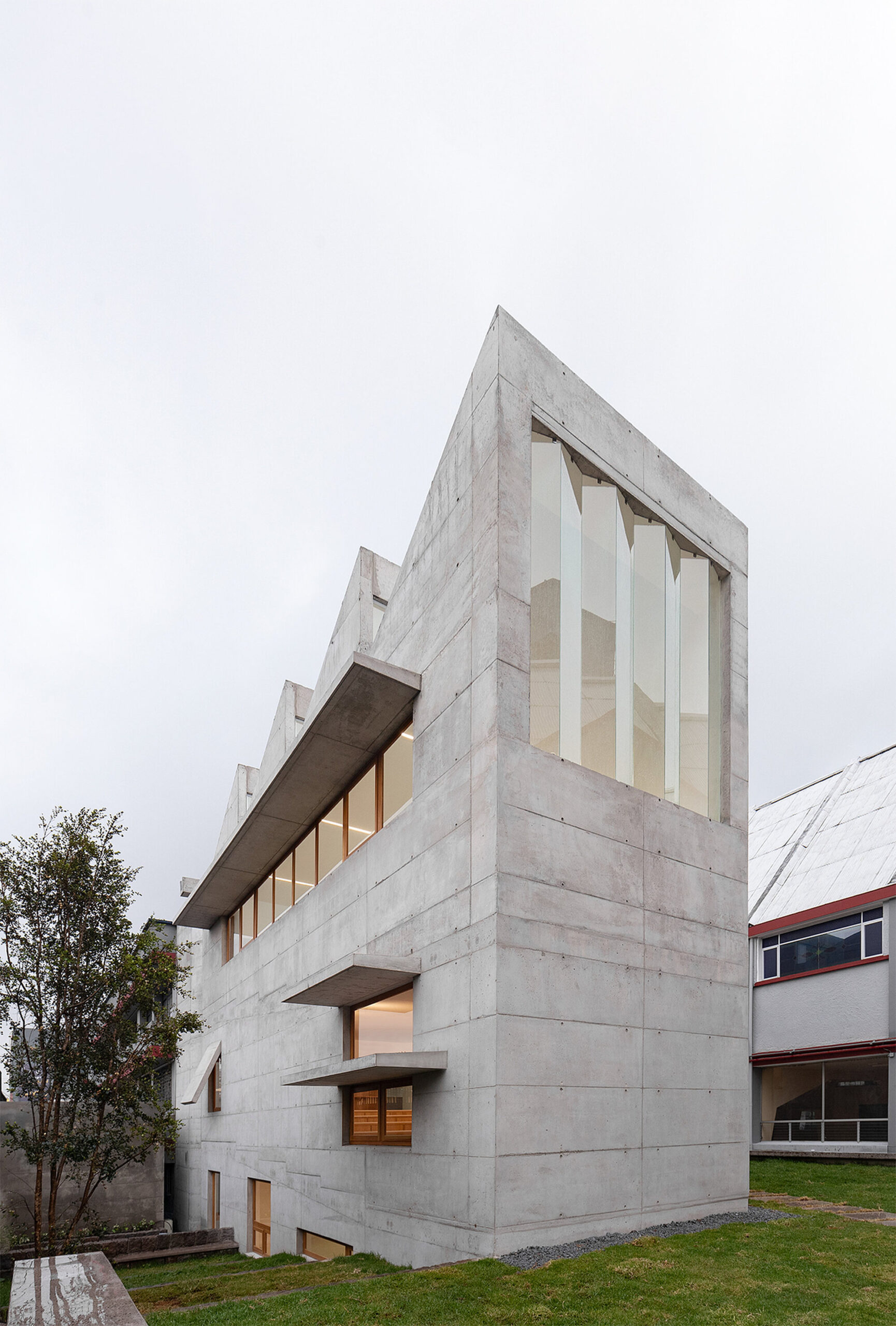 Art Building — Cardenal Spellman Educational Unit / STUDIO BLUR