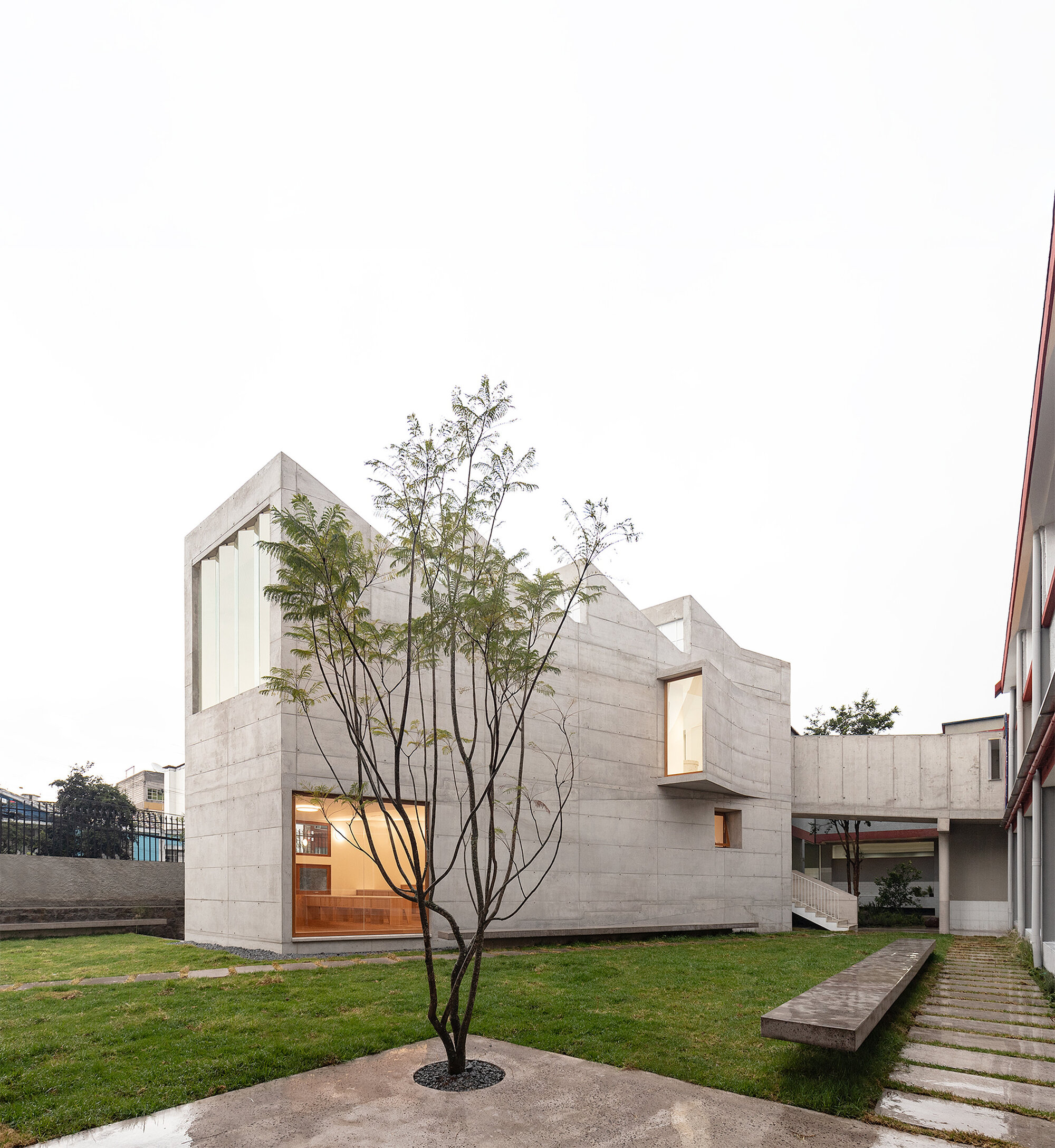 Art Building — Cardenal Spellman Educational Unit / STUDIO BLUR