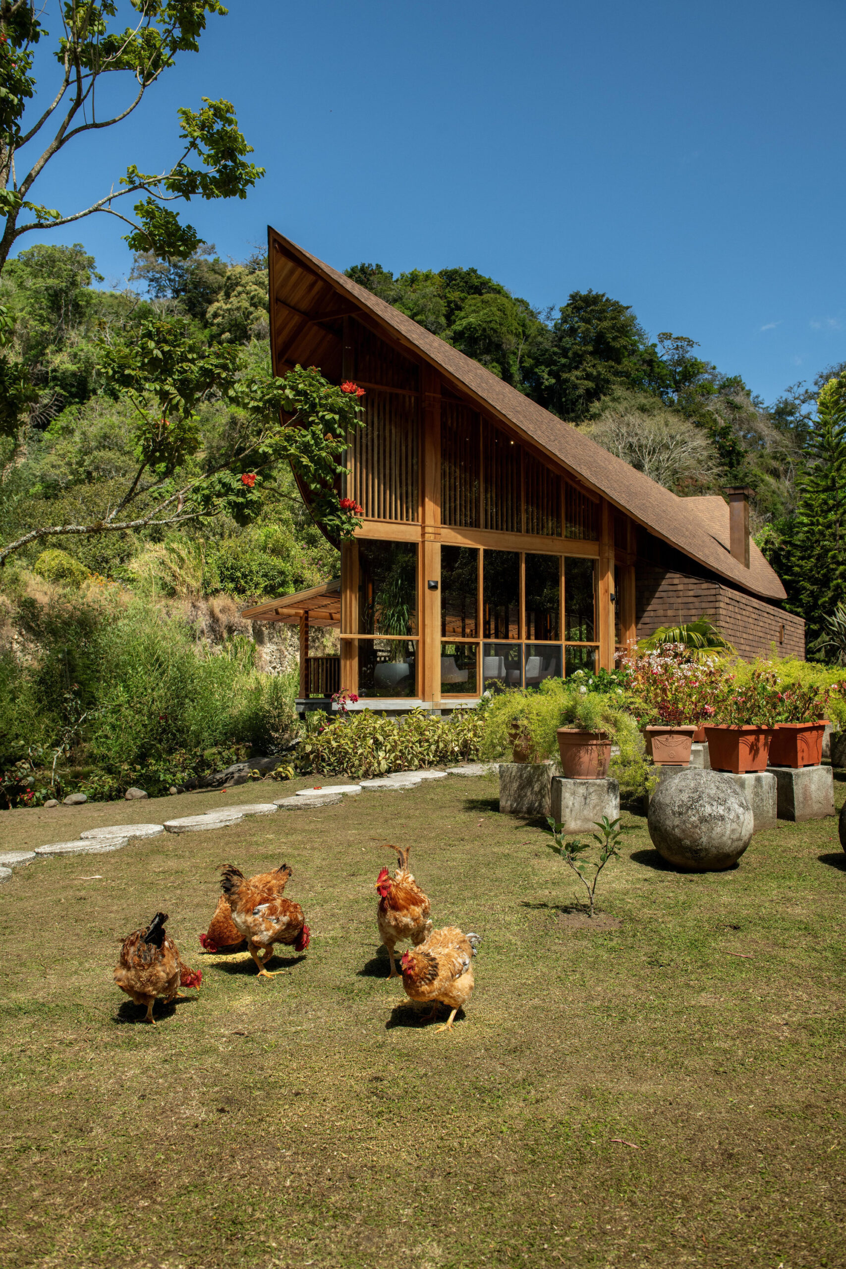 El Arca Residential Pavilion / Mallol