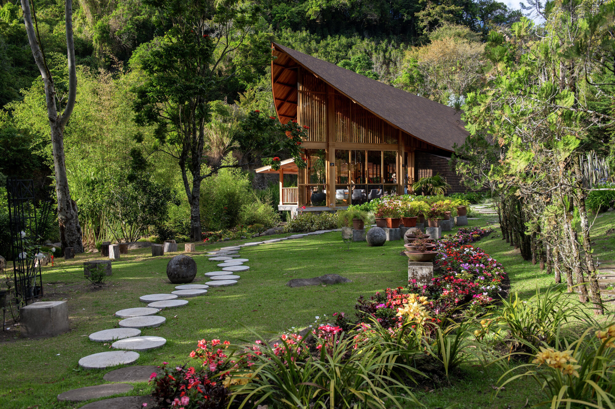 El Arca Residential Pavilion / Mallol