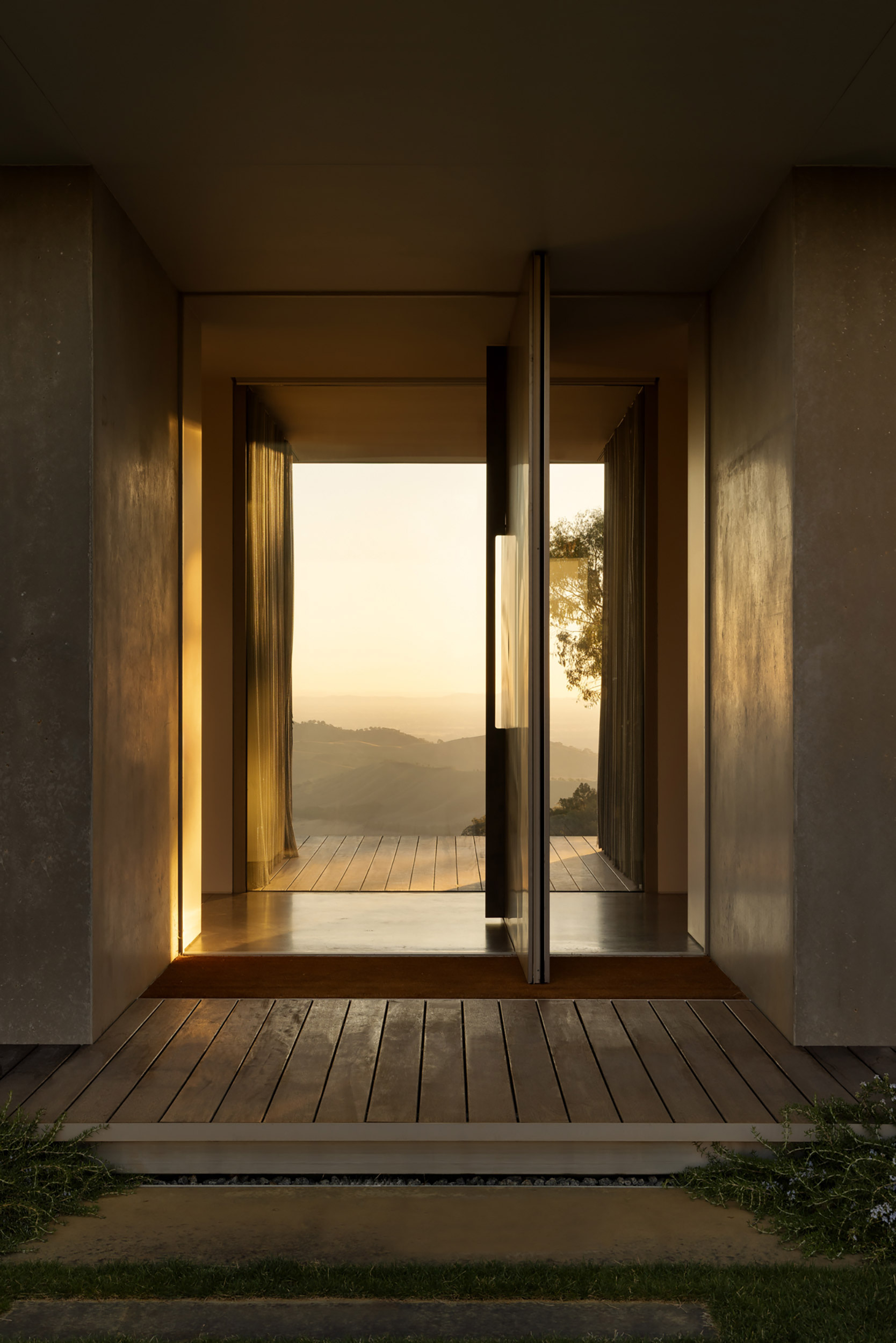 Eyrie Residence / Schmölzer Architecture