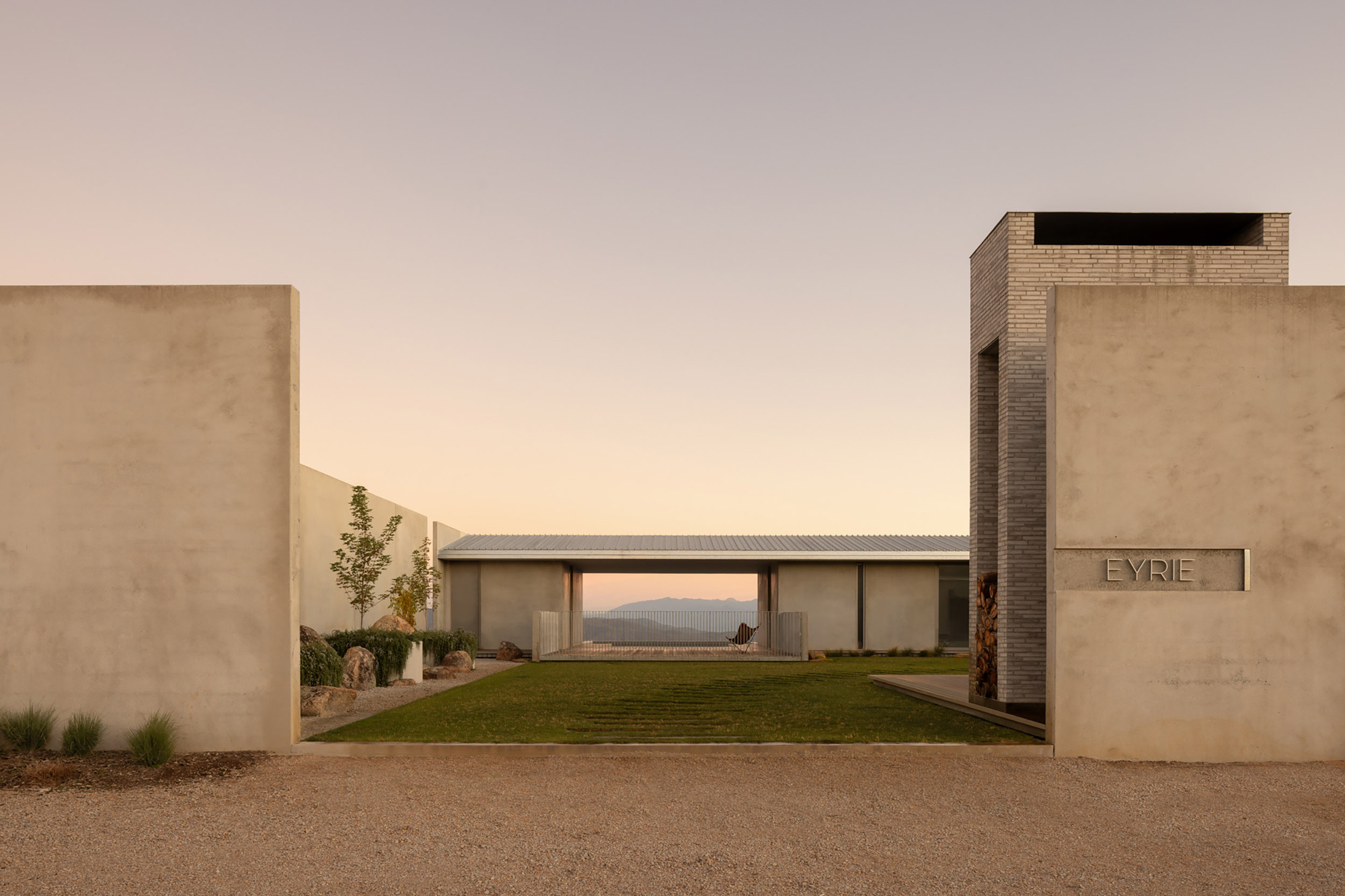 Eyrie Residence / Schmölzer Architecture