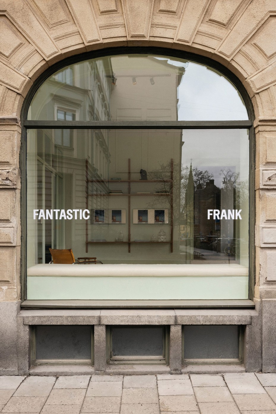 Офис Fantastic Frank вид девятый